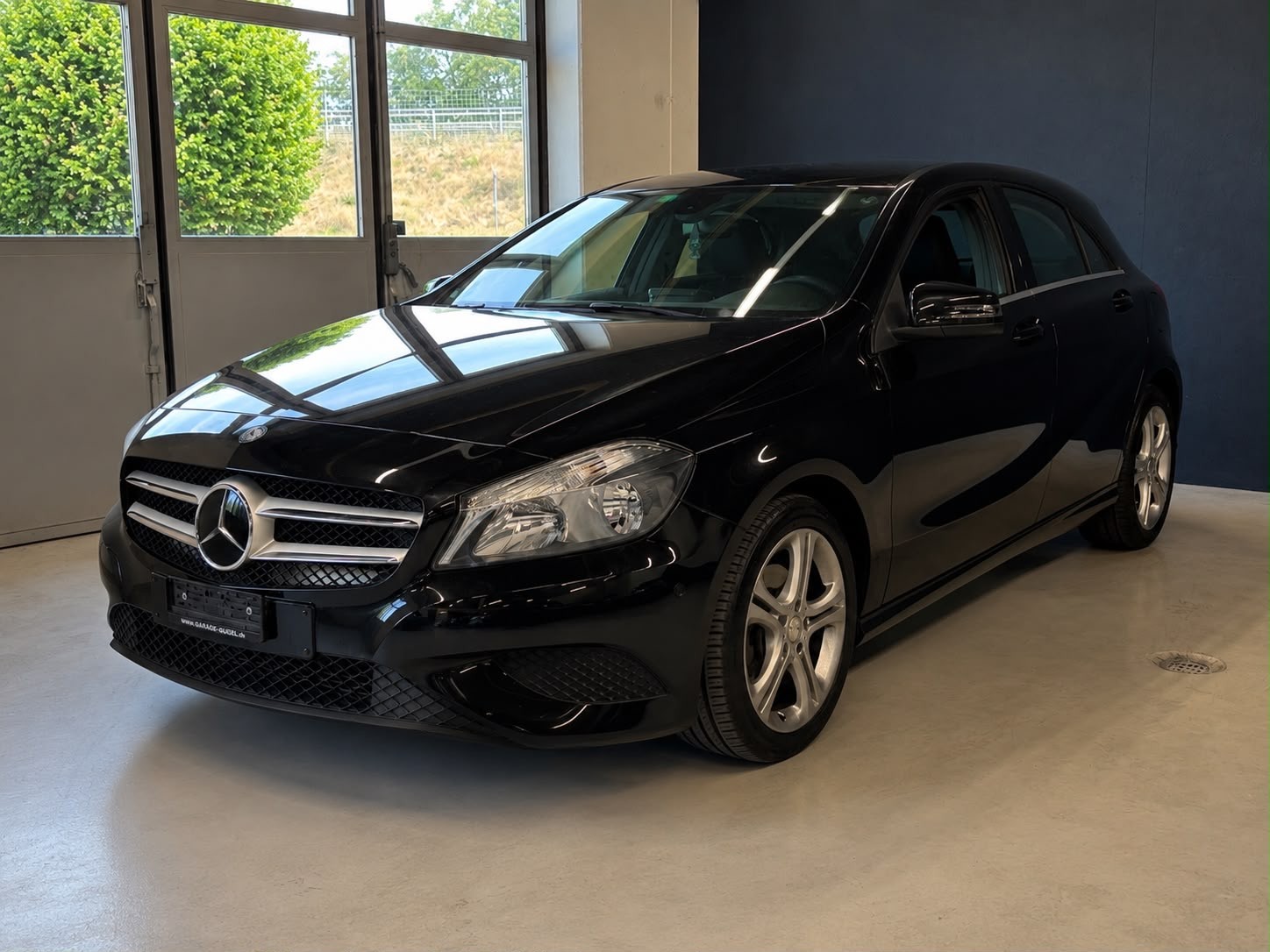 MERCEDES-BENZ A 180 7G-DCT-image-1