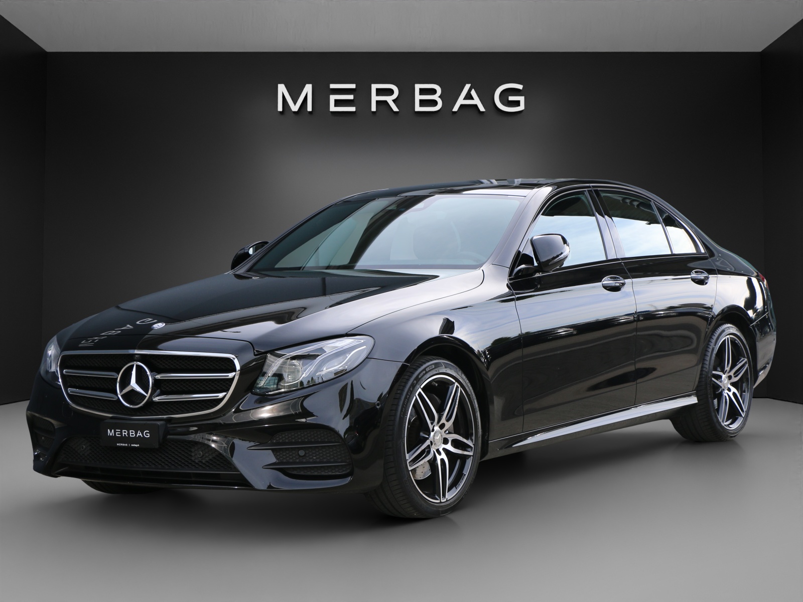 MERCEDES-BENZ E 220 d AMG Line-image-0