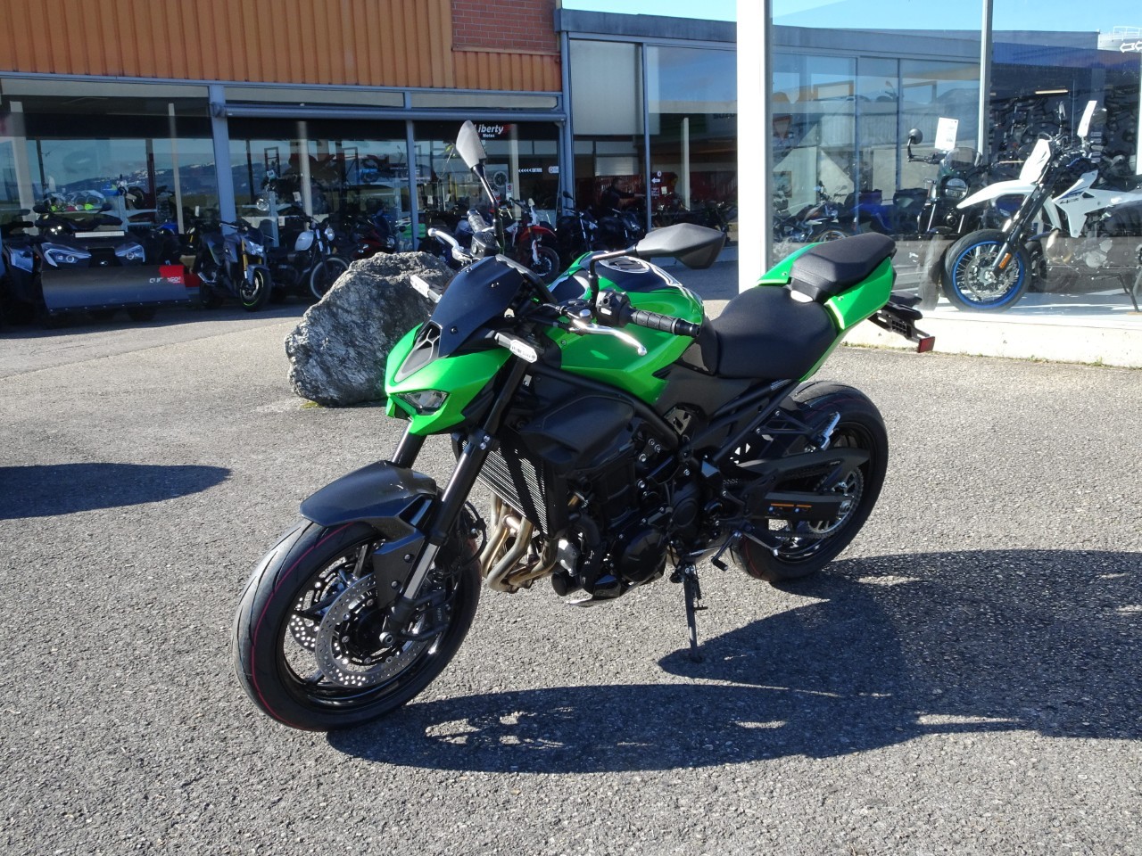 KAWASAKI Z 900-showroom-element-3