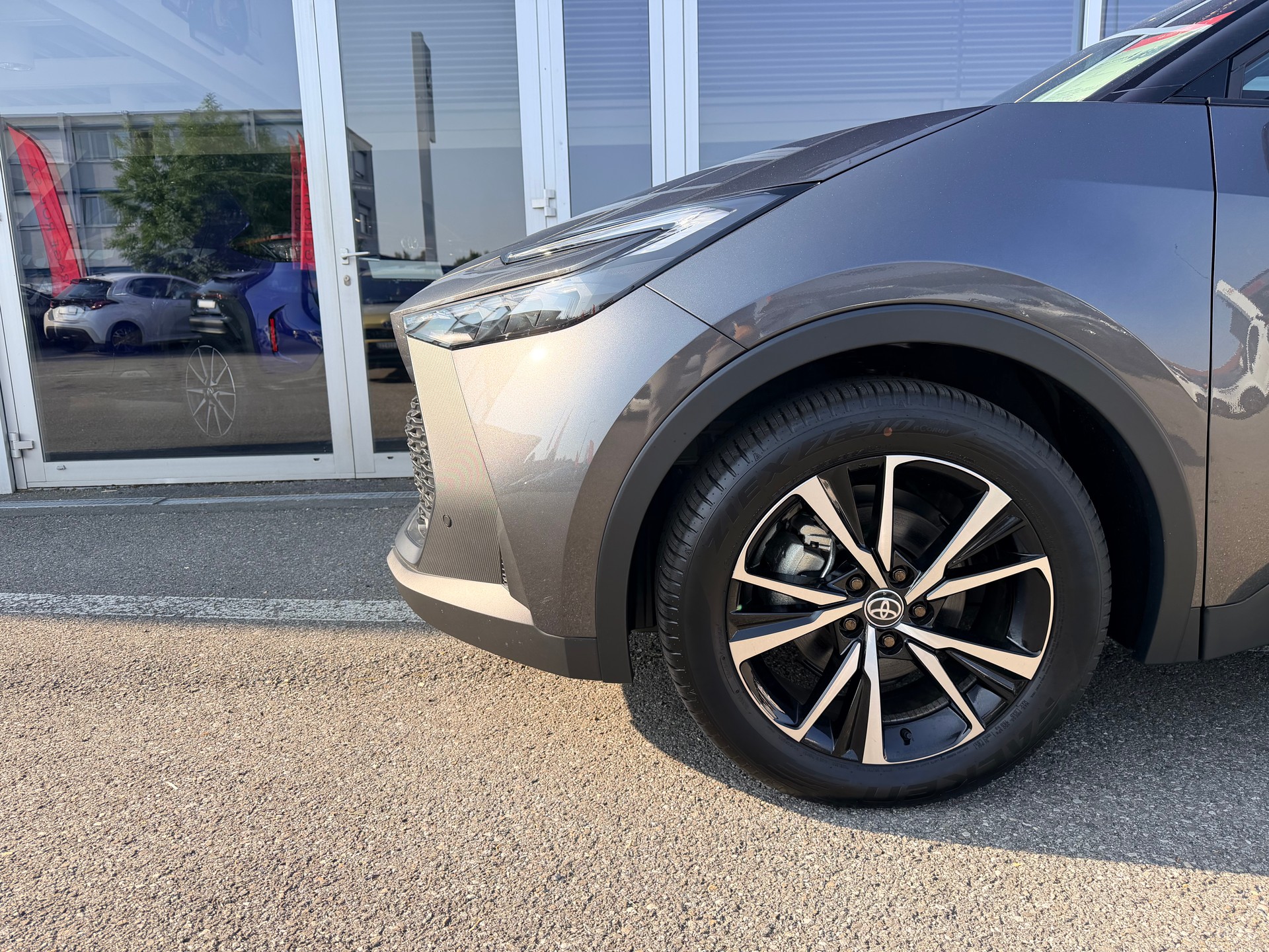 TOYOTA C-HR 2.0 HSD CVT Trend 2WD-image-6