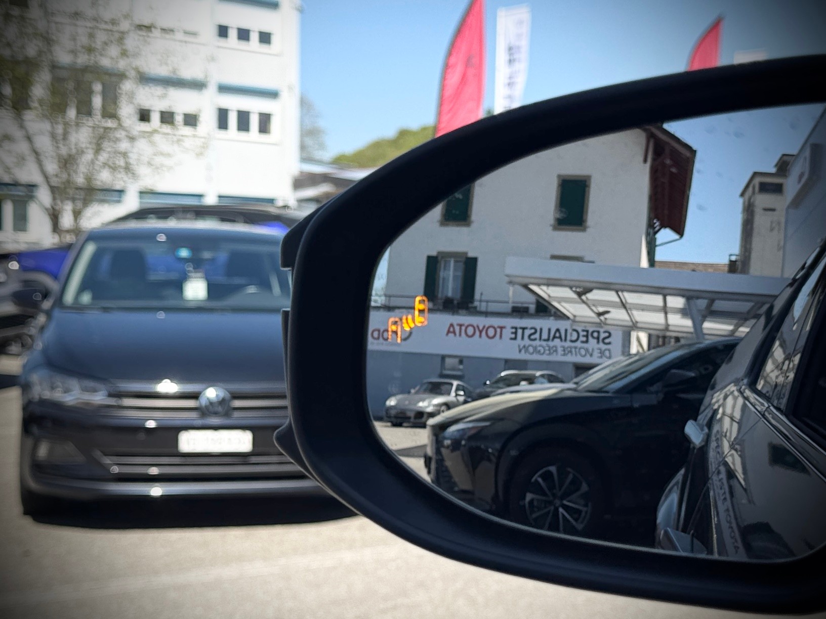 TOYOTA C-HR 2.0 HSD CVT Trend 2WD-image-13