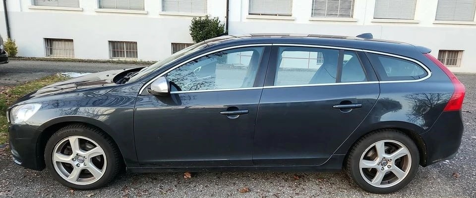 VOLVO V60 DRIVe-image-5