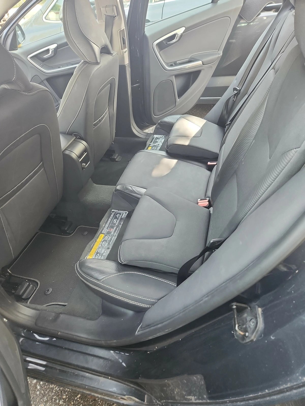 VOLVO V60 DRIVe-image-4