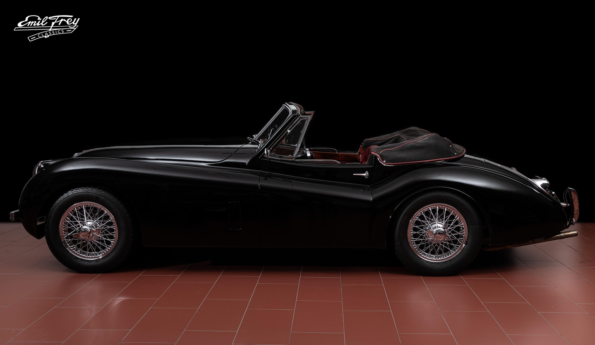 JAGUAR XK 120 DHC-image-1