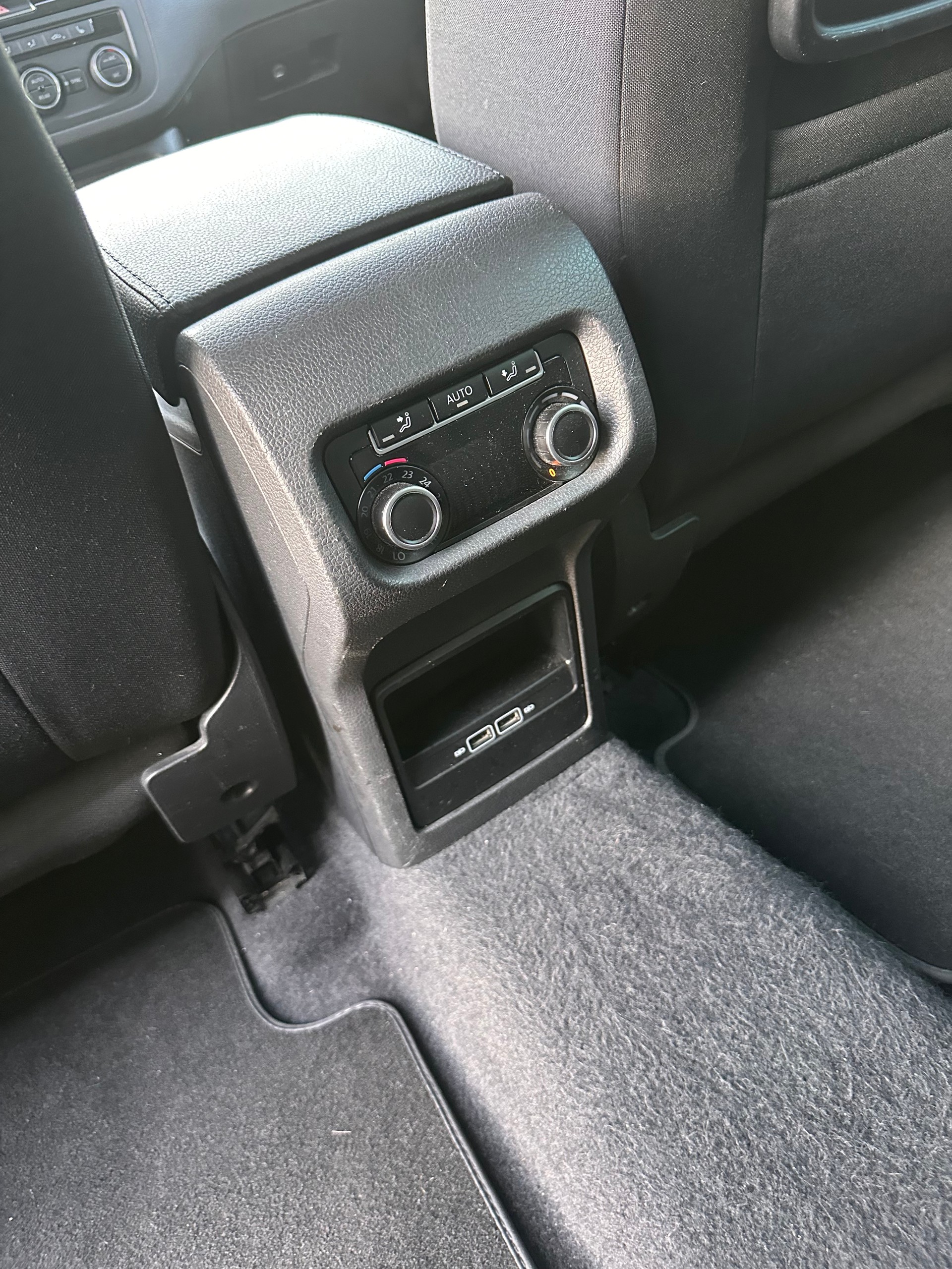 SEAT Alhambra 2.0 TDI 4Drive Style-image-15