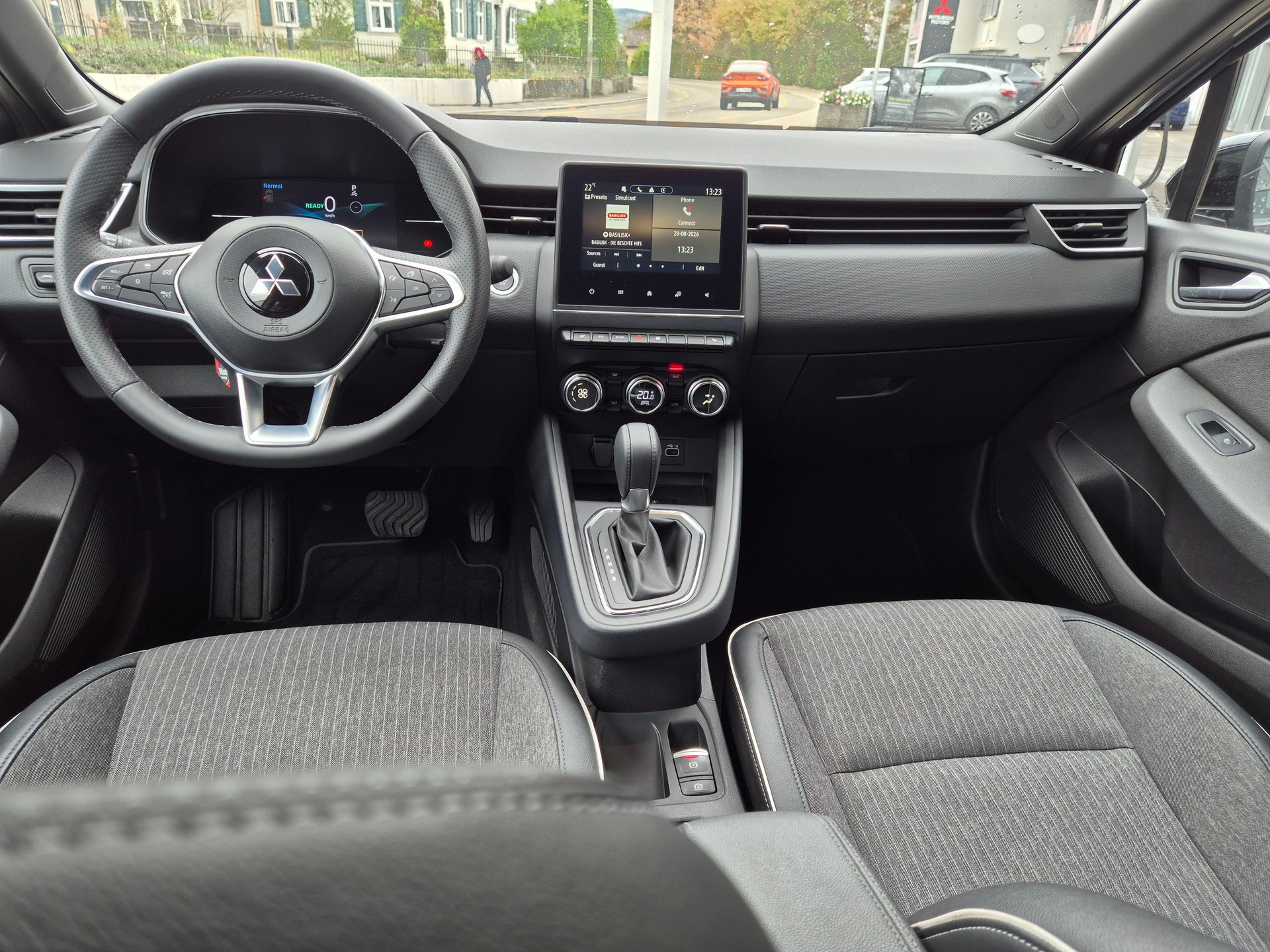 MITSUBISHI Colt 1.6 HEV Intense-image-5