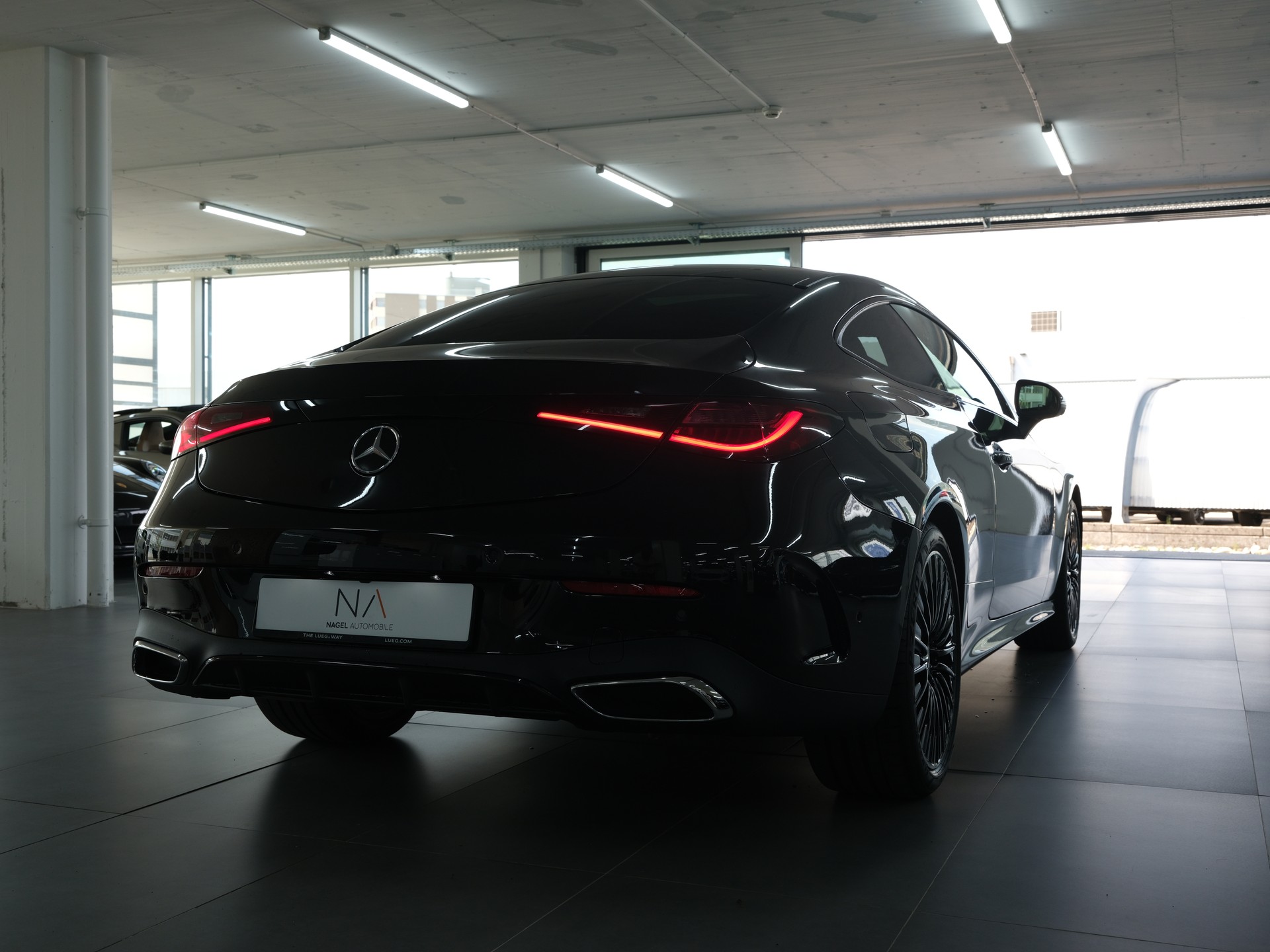 MERCEDES-BENZ CLE 300 Coupé 4Matic 9G-Tronic *Burmester* *Panorama* *360 Kamera*-image-2