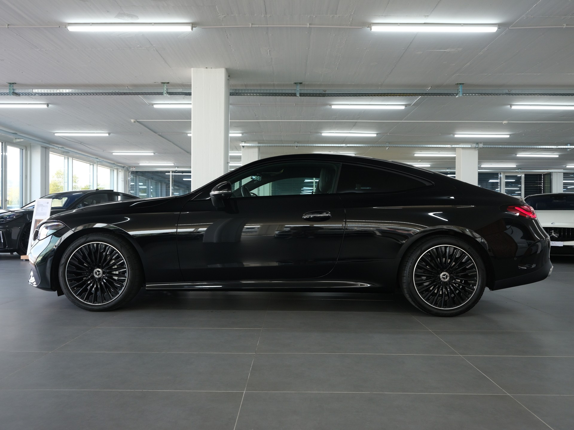MERCEDES-BENZ CLE 300 Coupé 4Matic 9G-Tronic *Burmester* *Panorama* *360 Kamera*-image-5