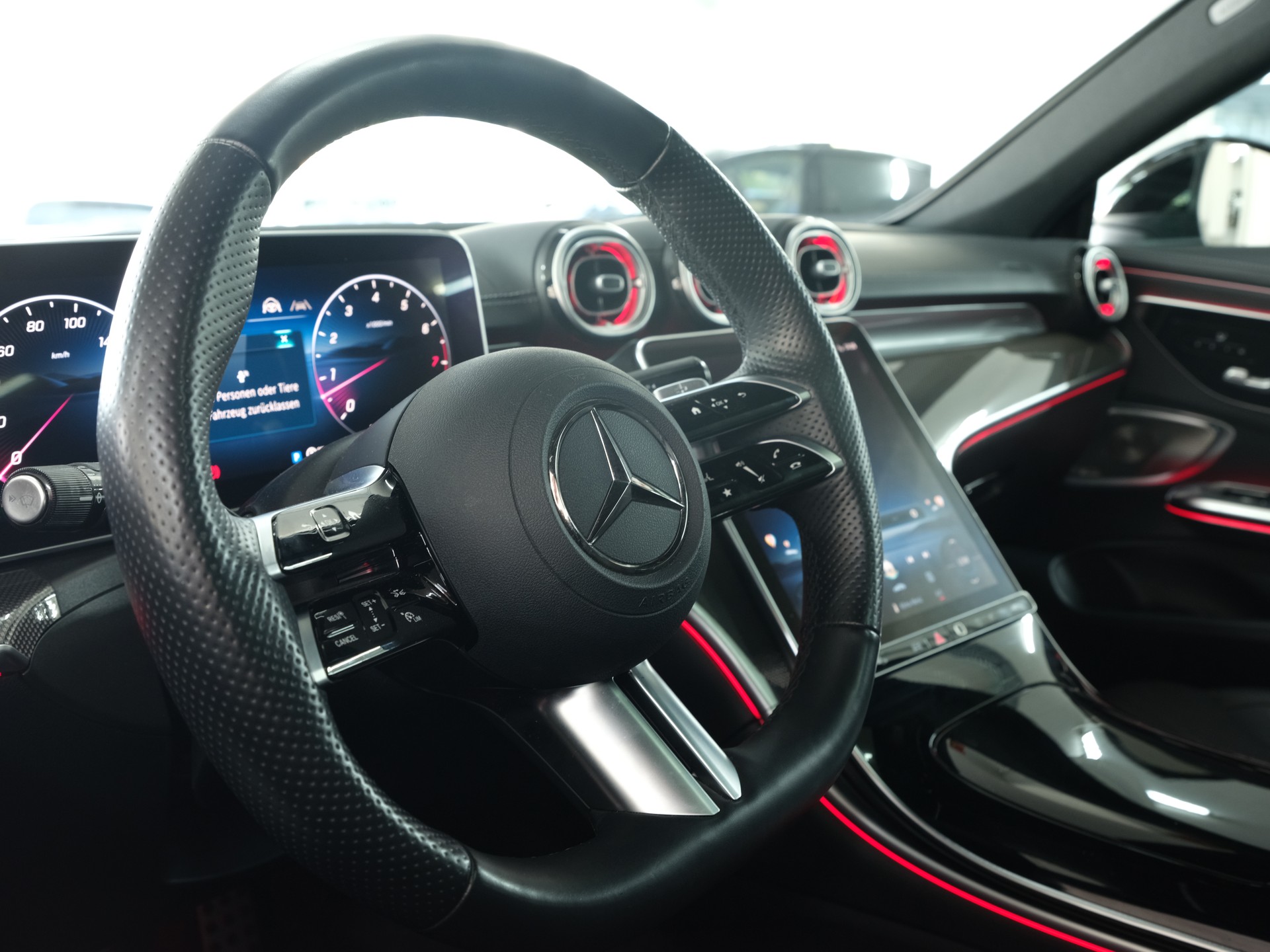 MERCEDES-BENZ CLE 300 Coupé 4Matic 9G-Tronic *Burmester* *Panorama* *360 Kamera*-image-21