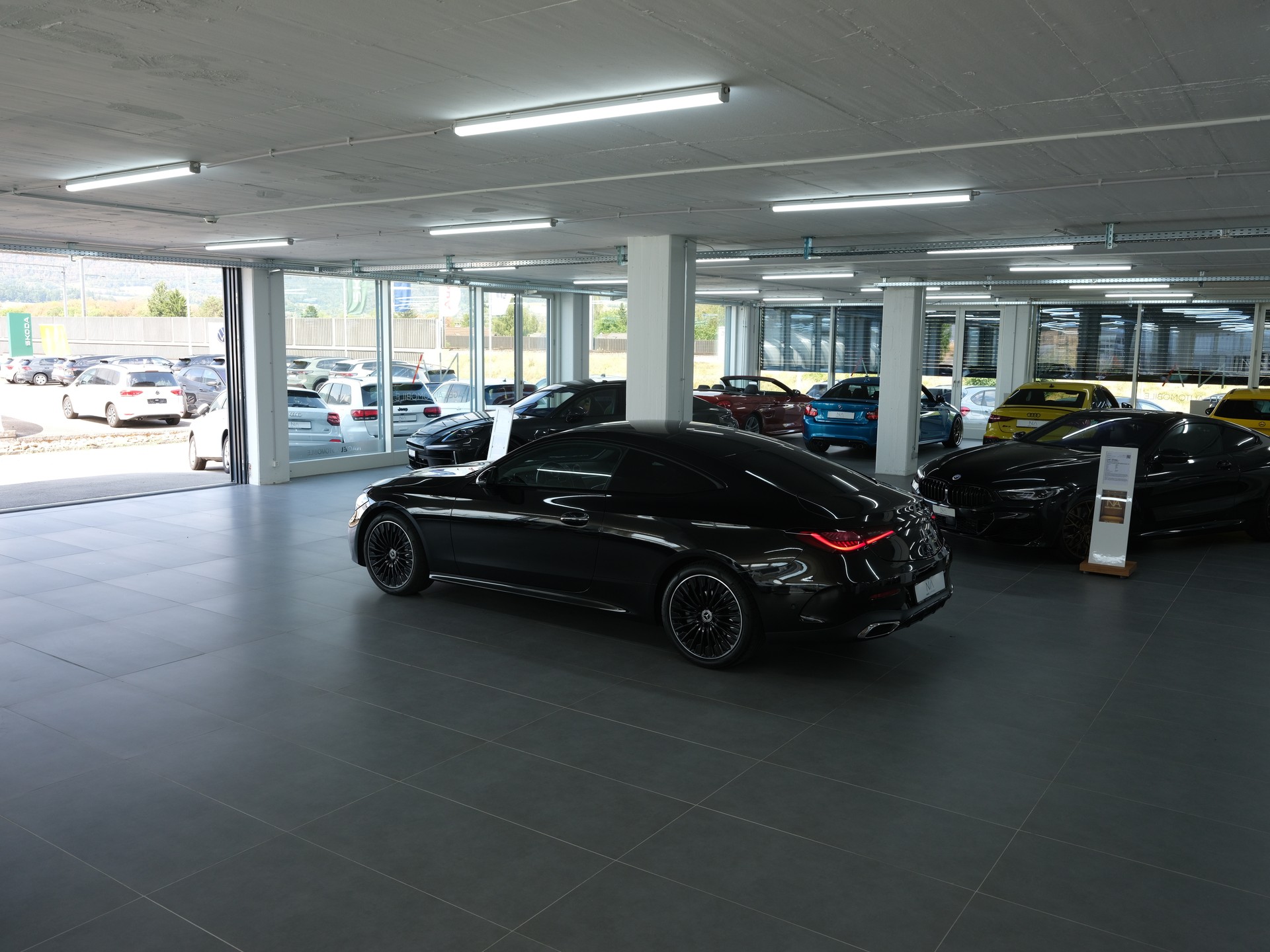 MERCEDES-BENZ CLE 300 Coupé 4Matic 9G-Tronic *Burmester* *Panorama* *360 Kamera*-image-14