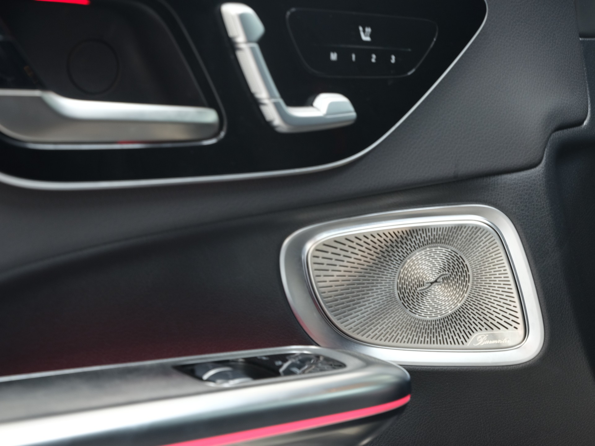 MERCEDES-BENZ CLE 300 Coupé 4Matic 9G-Tronic *Burmester* *Panorama* *360 Kamera*-image-18
