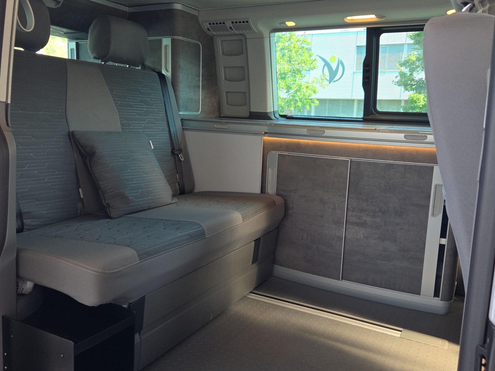 VW T6.1 California 2.0 TDI Ocean Edition Liberty 4Motion DSG-image-13