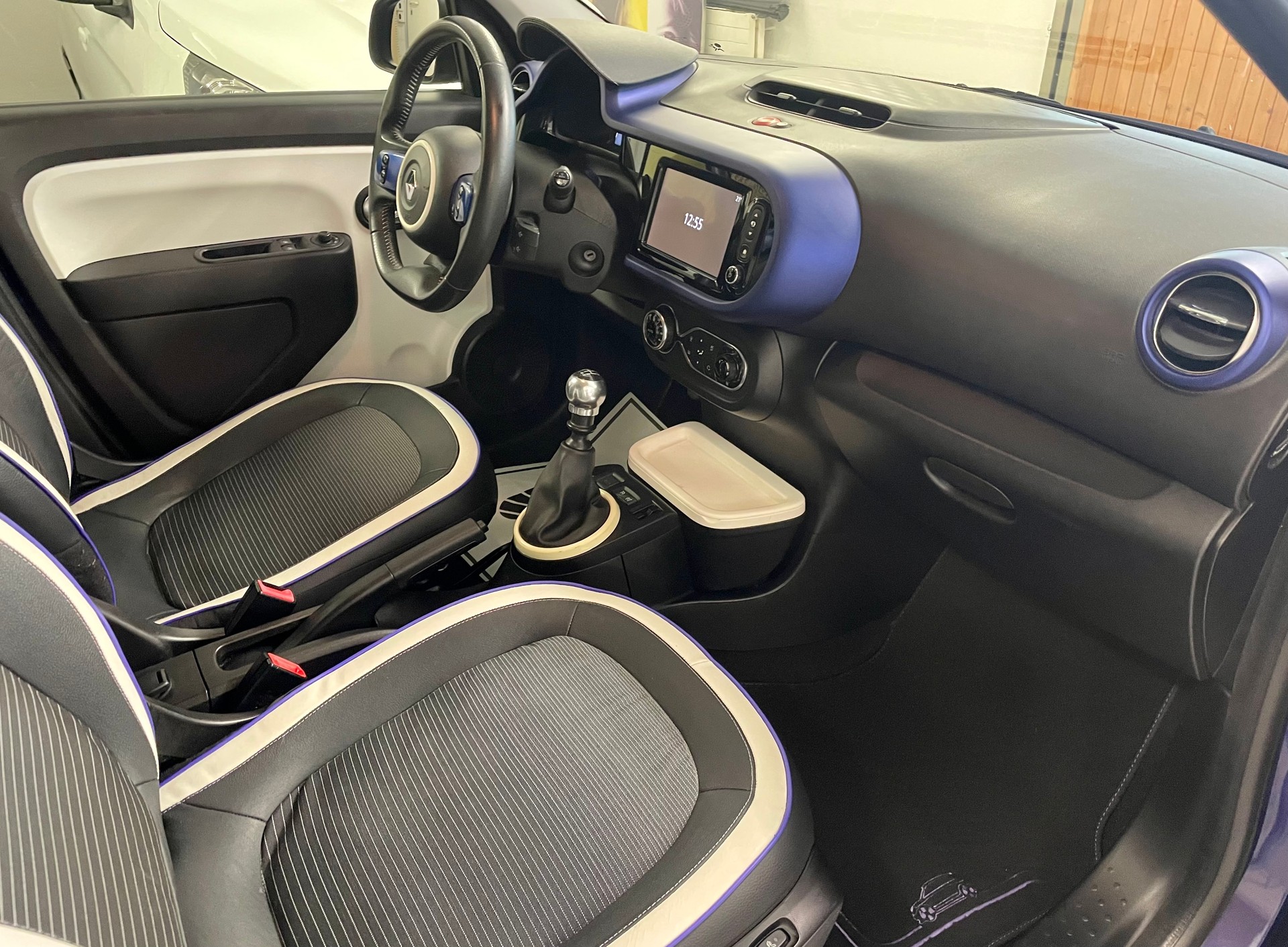 RENAULT Twingo 0.9 Iconic-image-9