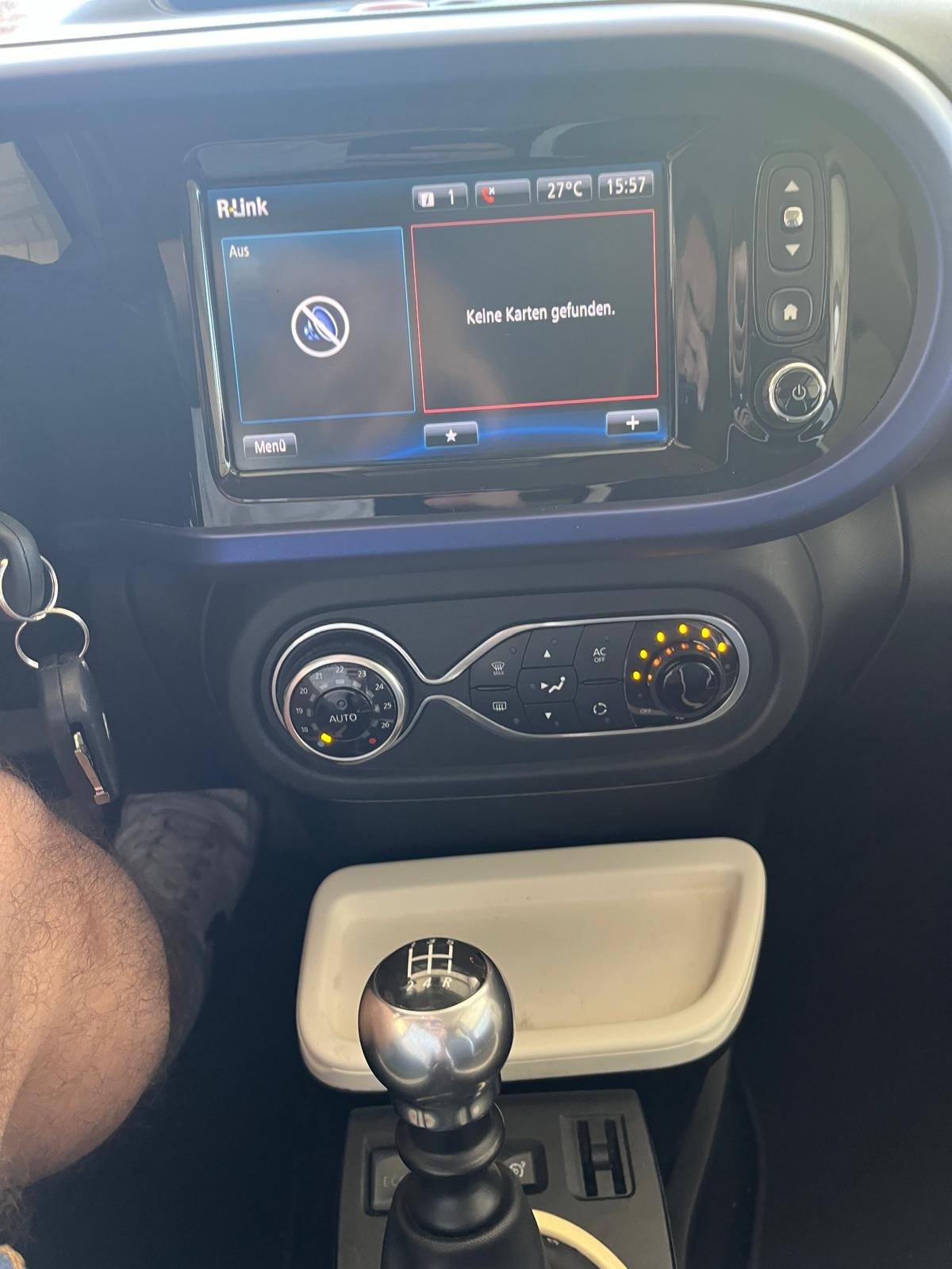 RENAULT Twingo 0.9 Iconic-image-9