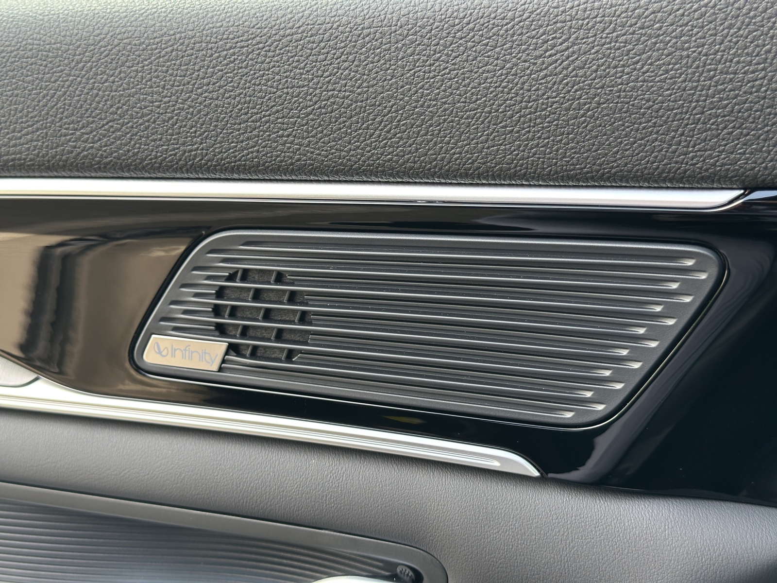 BYD Seal U DM-i Design AWD-image-13