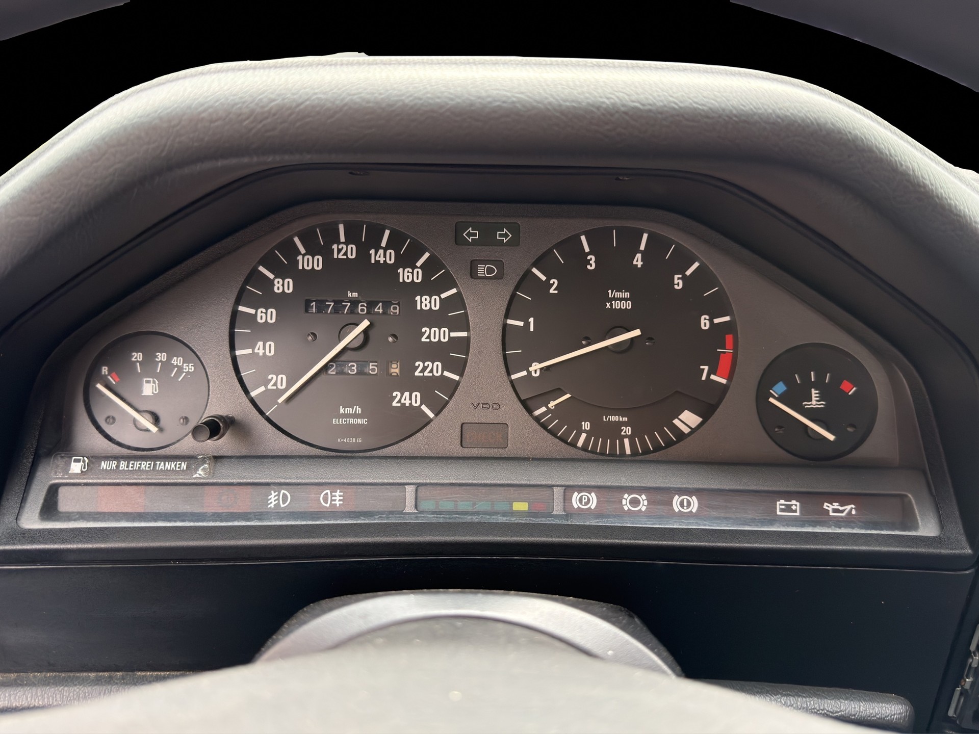 BMW 325iX A-image-13