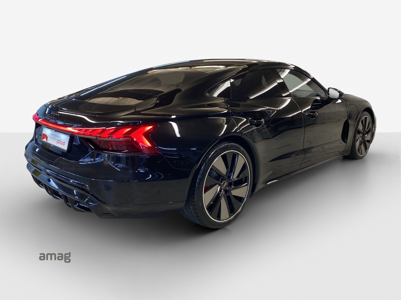 AUDI e-tron GT quattro-image-4
