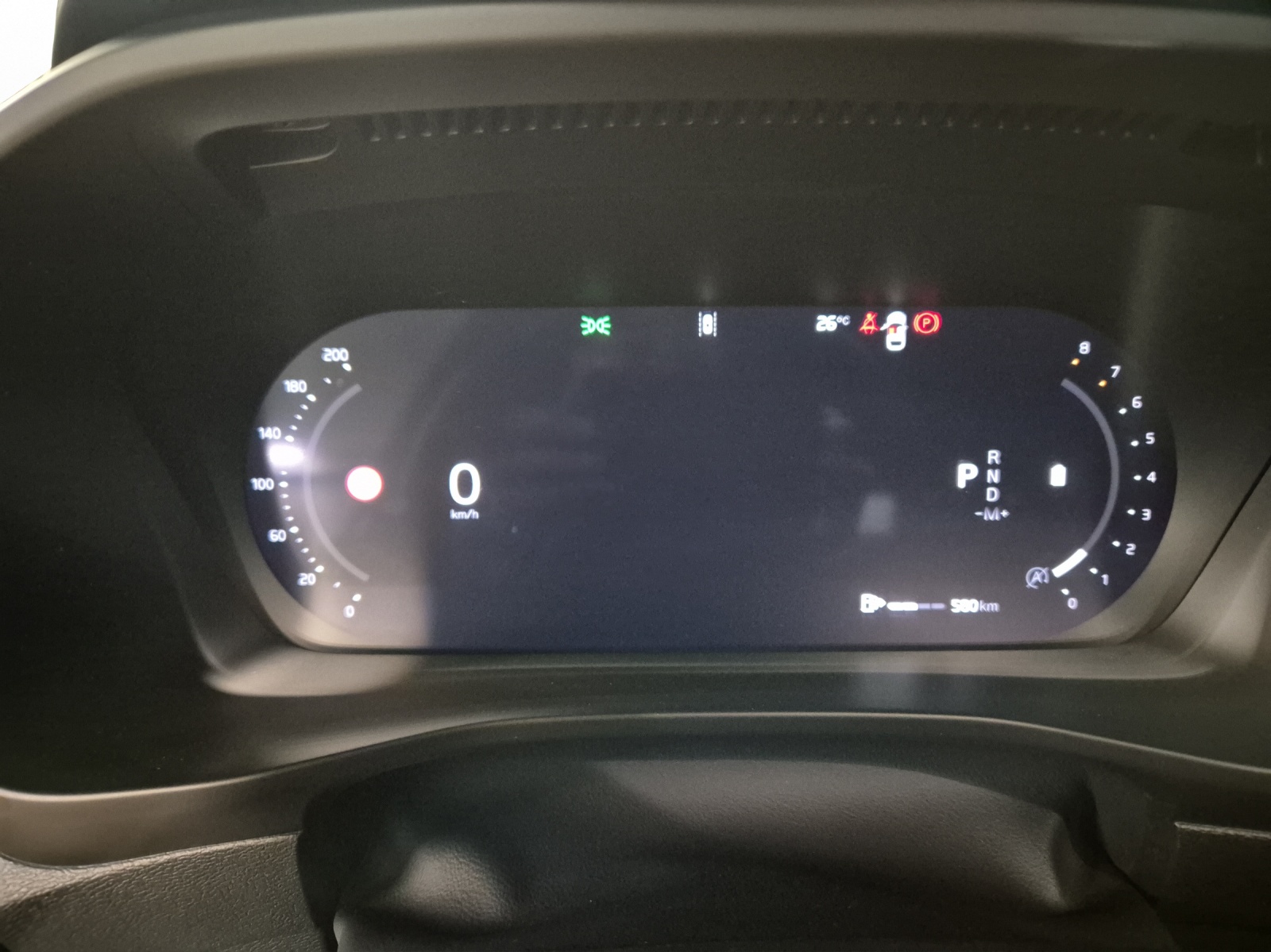 VOLVO XC40 2.0 B3 MH Plus Dark-image-12