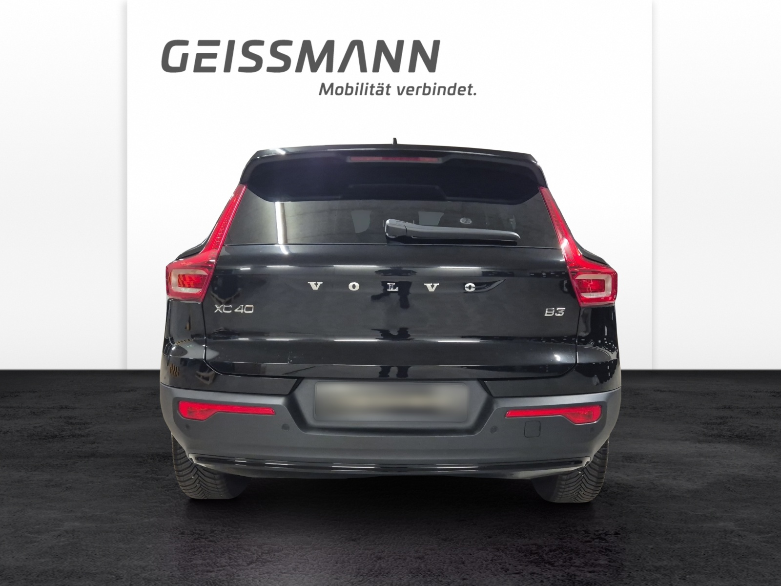VOLVO XC40 2.0 B3 MH Plus Dark-image-5
