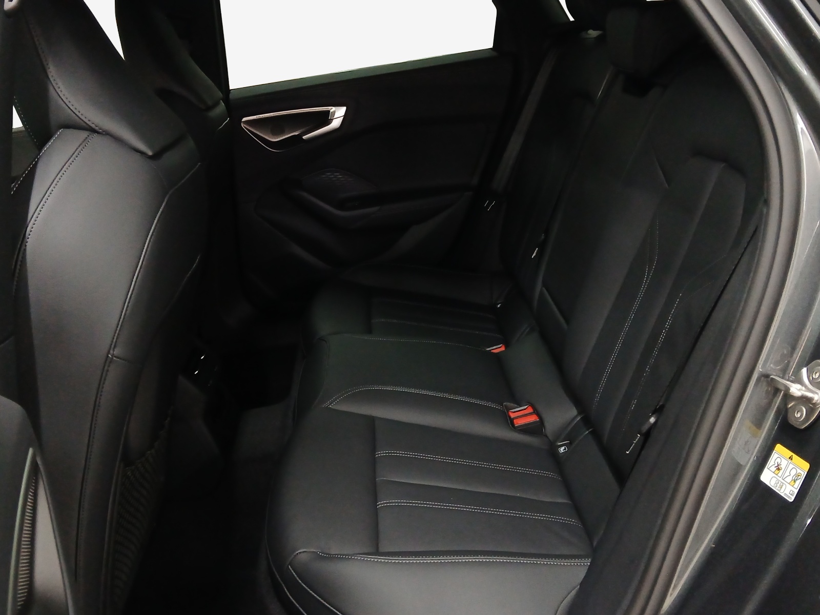 AUDI A5 Avant e-hybrid quattro Attraction 220 kW S tronic-image-11