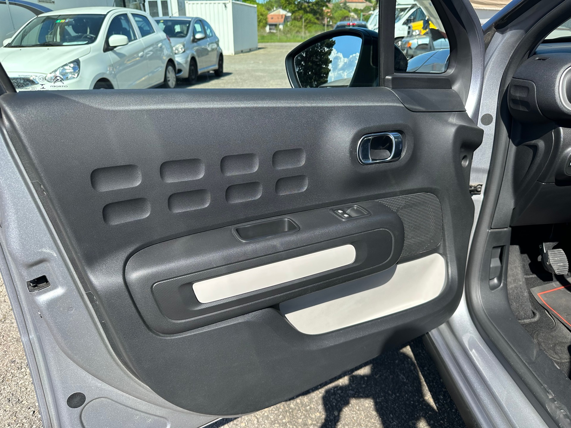 CITROEN C3 1.2i PureTech Feel-image-28