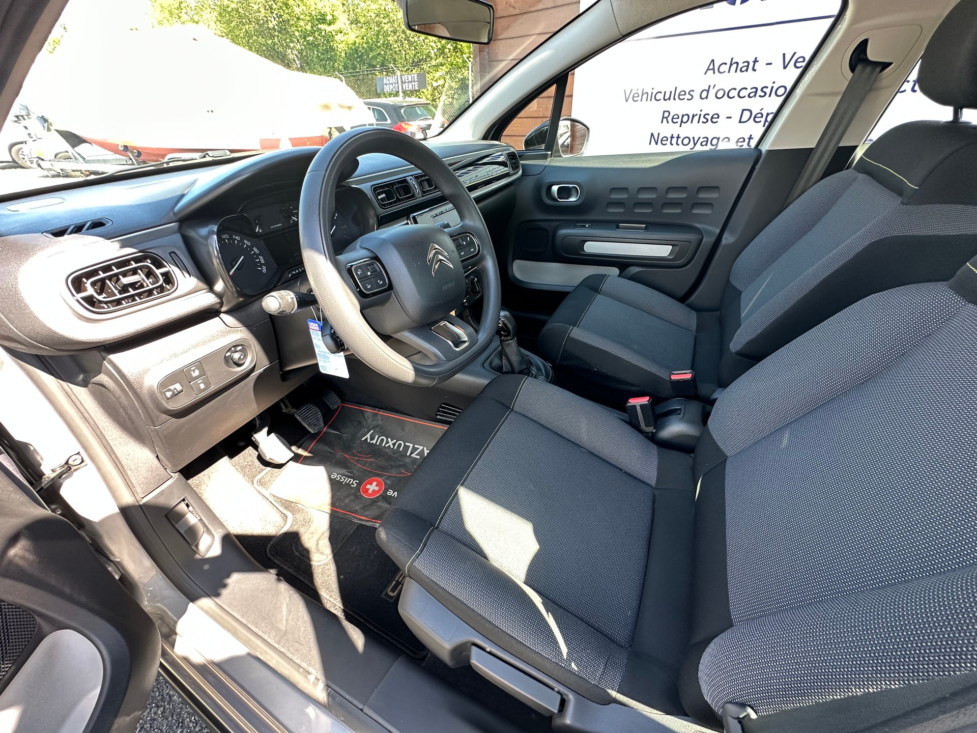 CITROEN C3 1.2i PureTech Feel-image-12