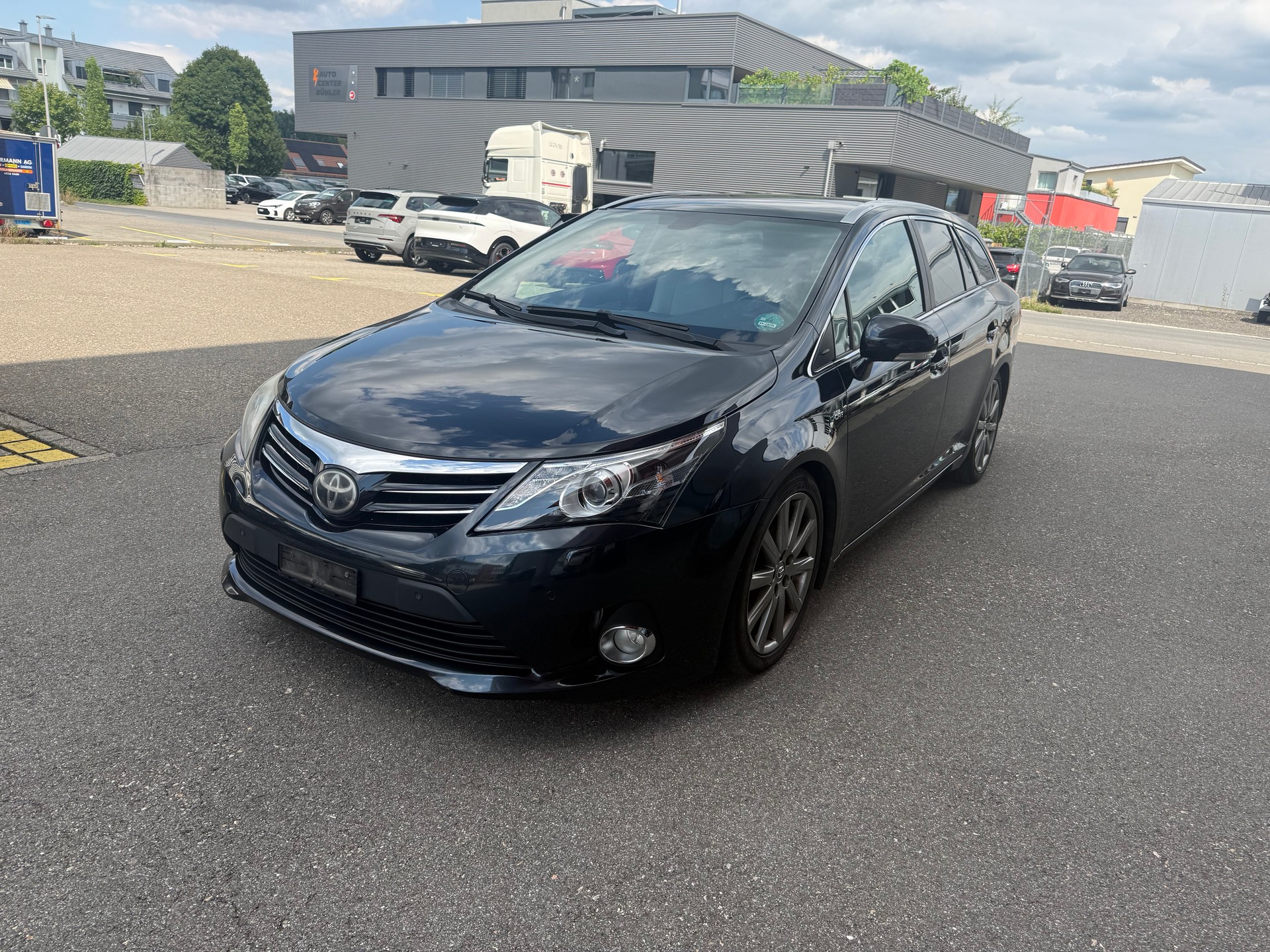 TOYOTA Avensis Sportswagon 2.2D-CAT Sol Premium A-image-0