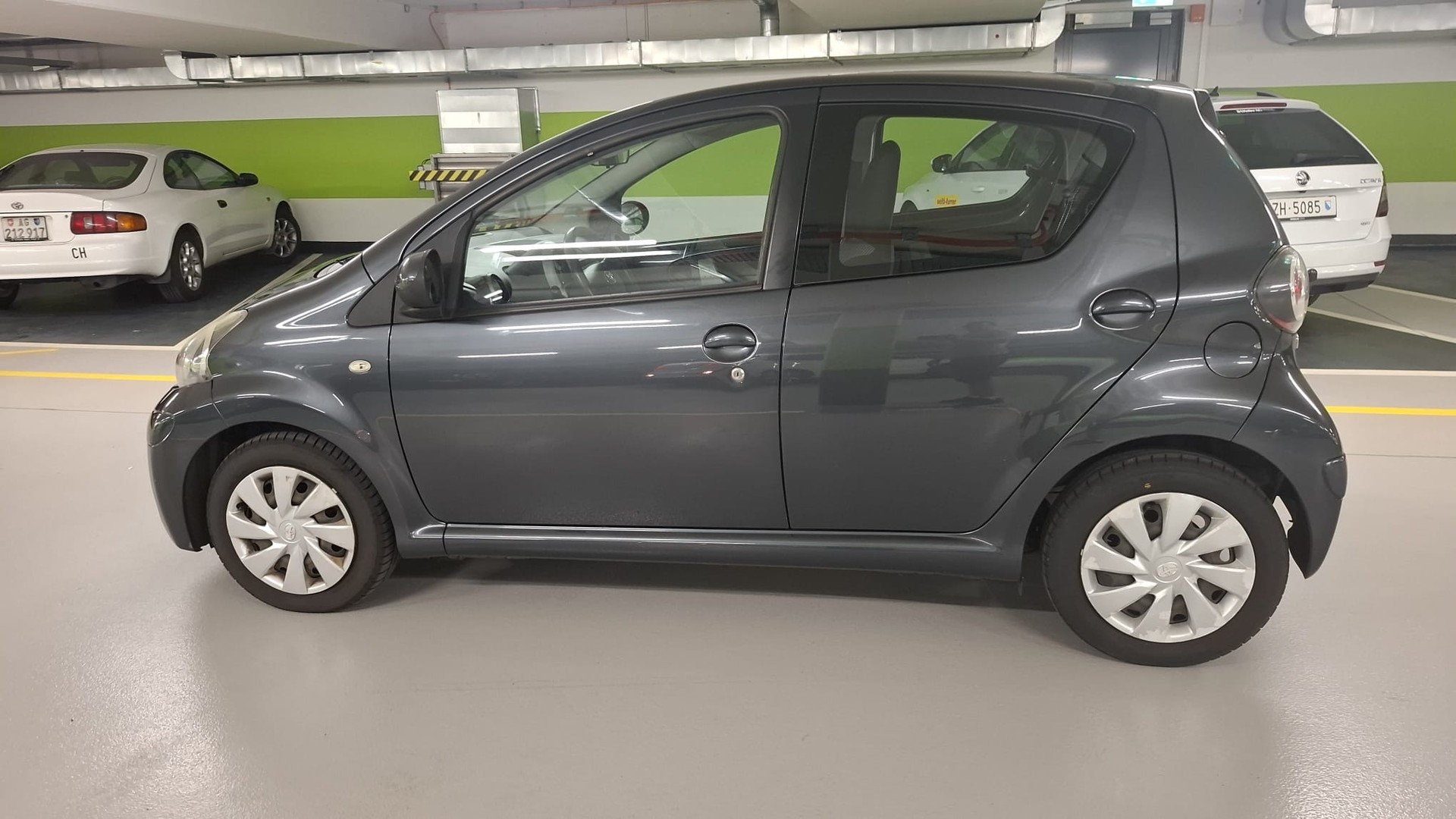 TOYOTA Aygo 1.0 VVT-i Terra-image-6