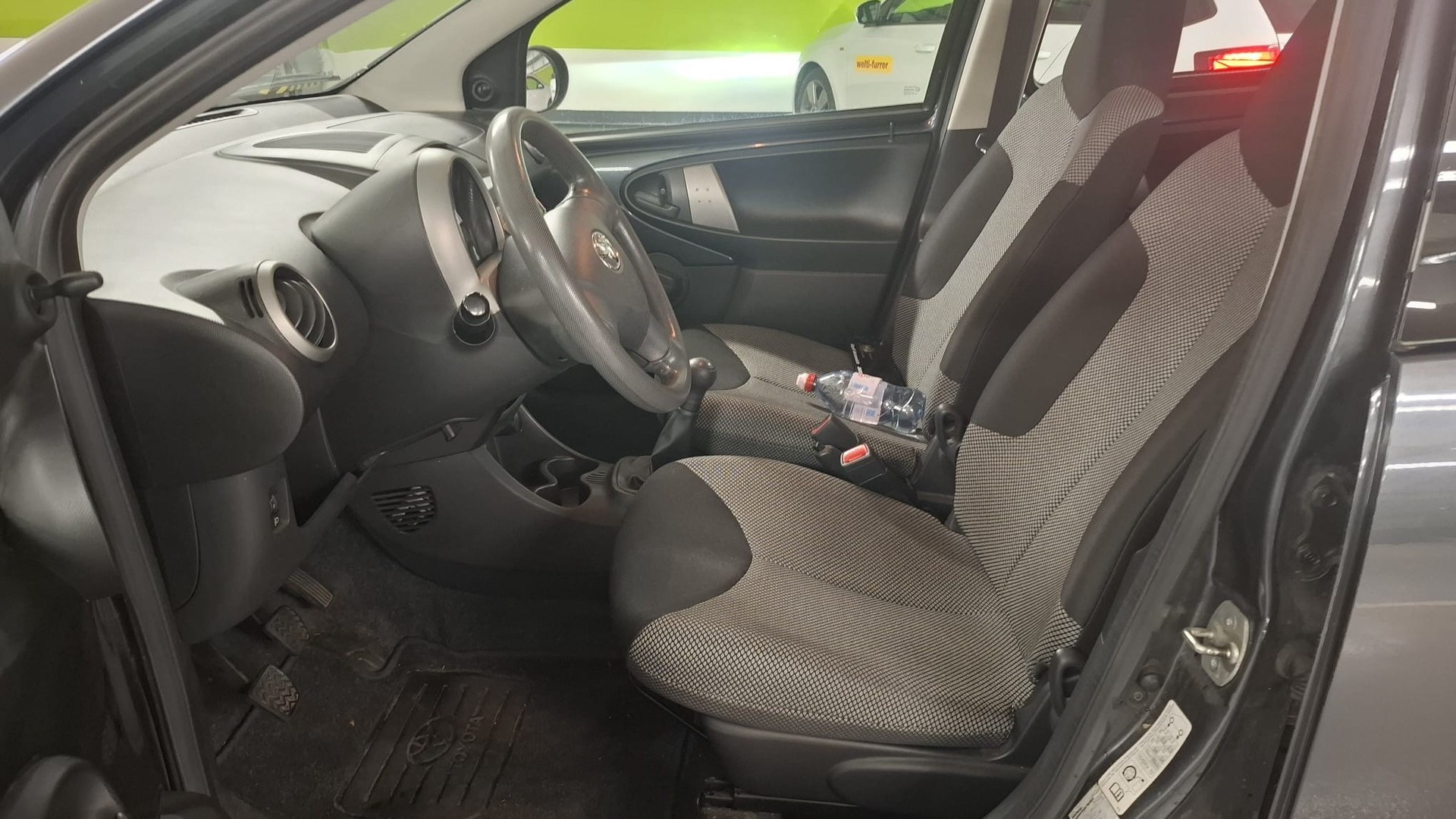 TOYOTA Aygo 1.0 VVT-i Terra-image-7