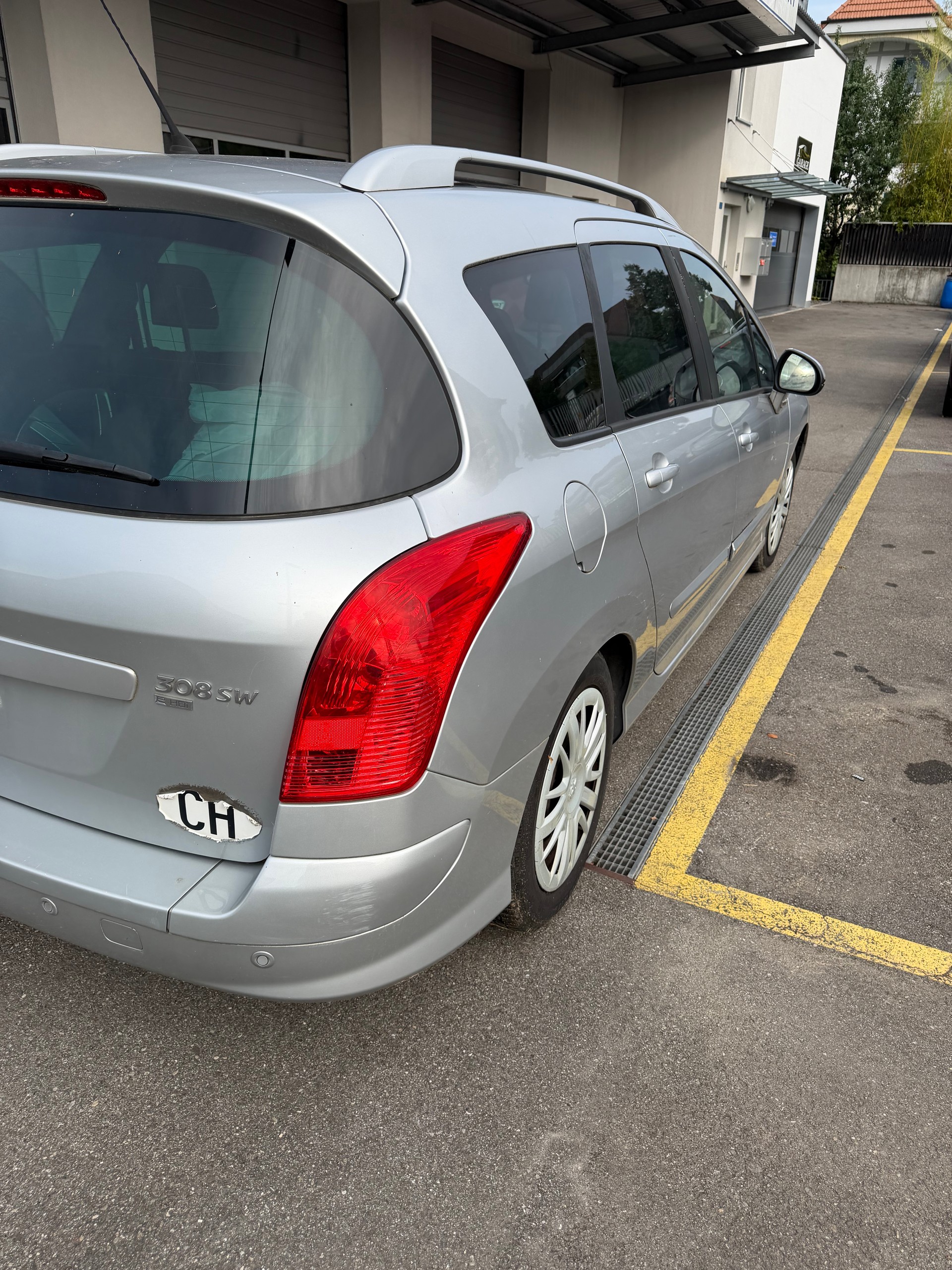 PEUGEOT 308-image-9