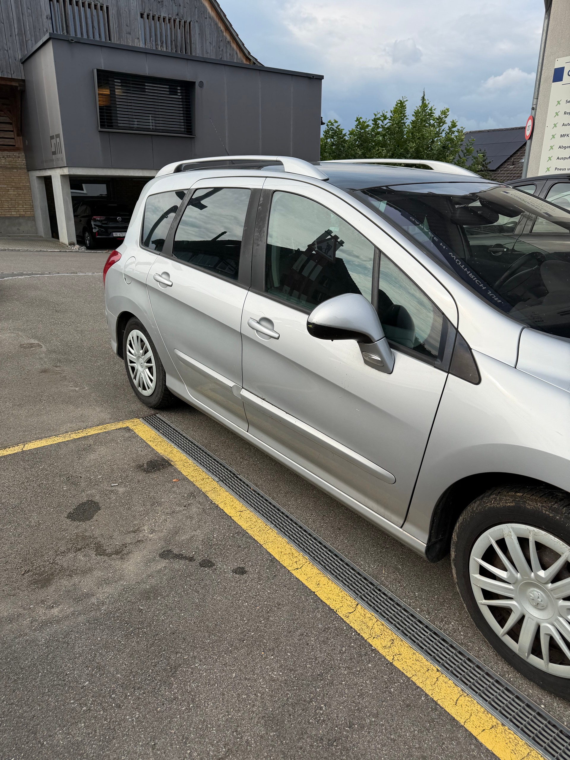 PEUGEOT 308-image-10
