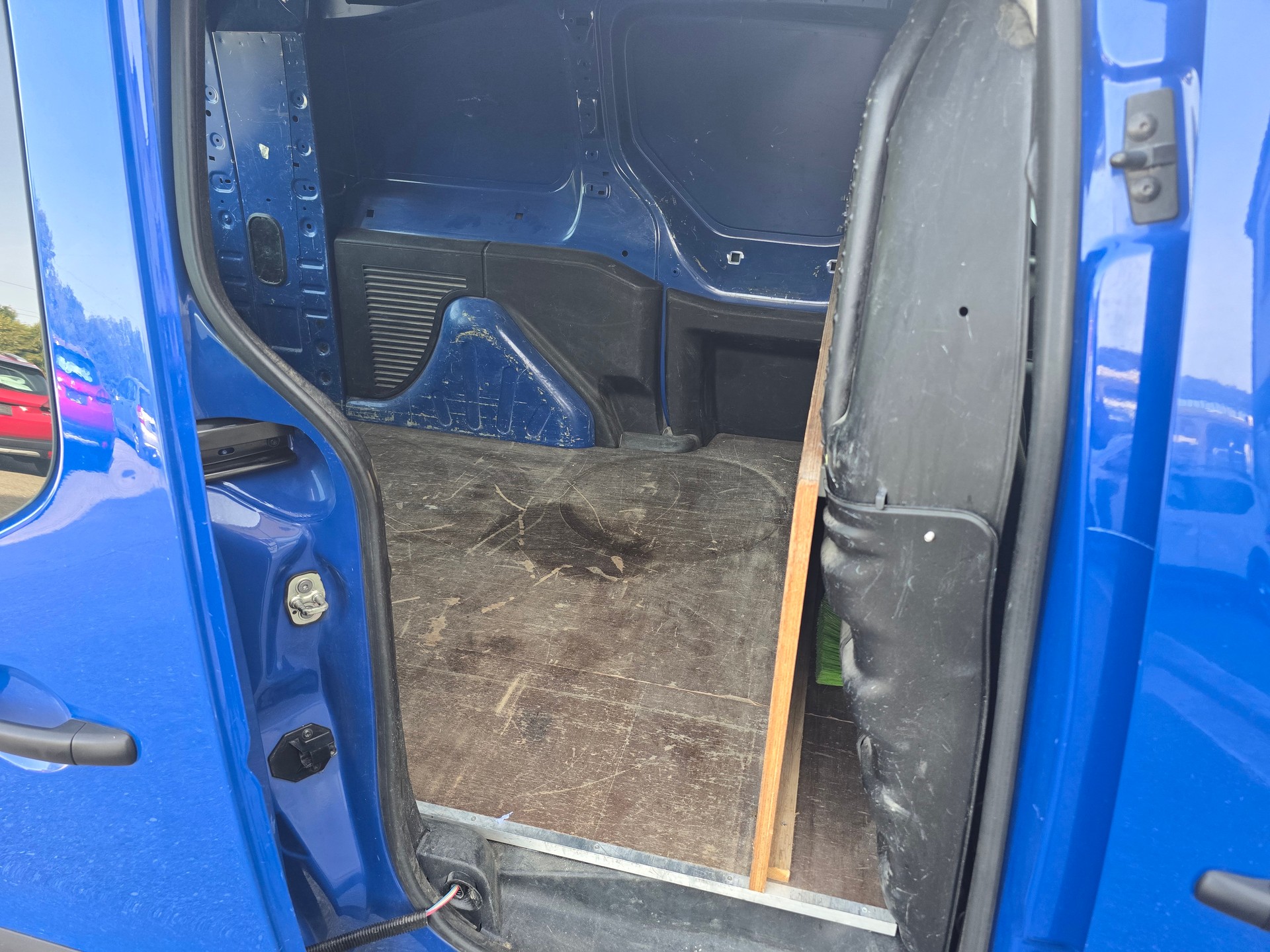 CITROEN Berlingo 1.6 BlueHDi 120 S&S Business-image-11