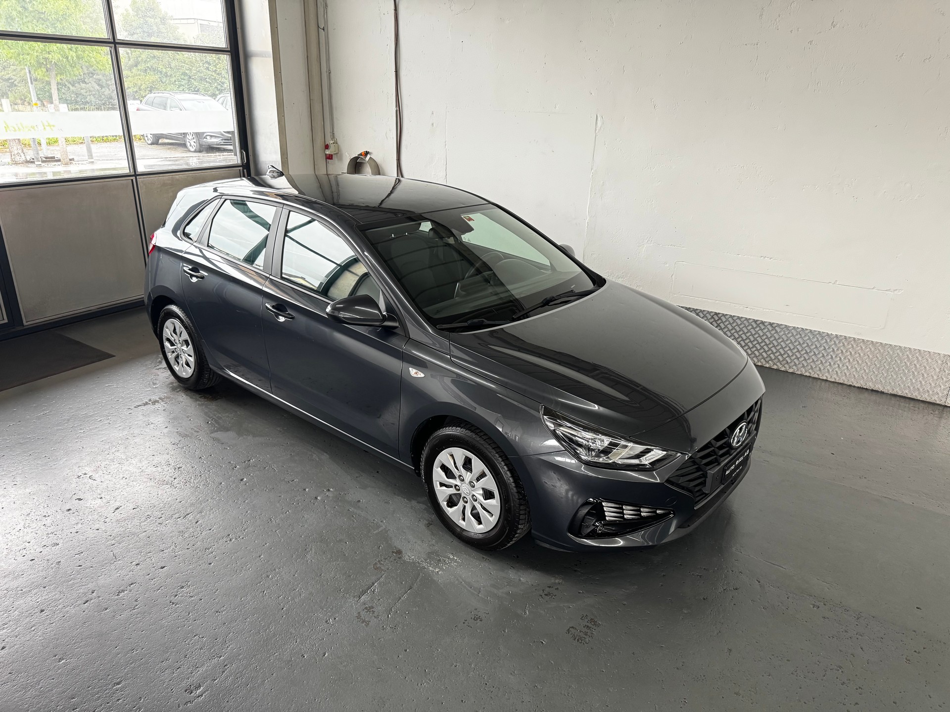 HYUNDAI i30-image-0