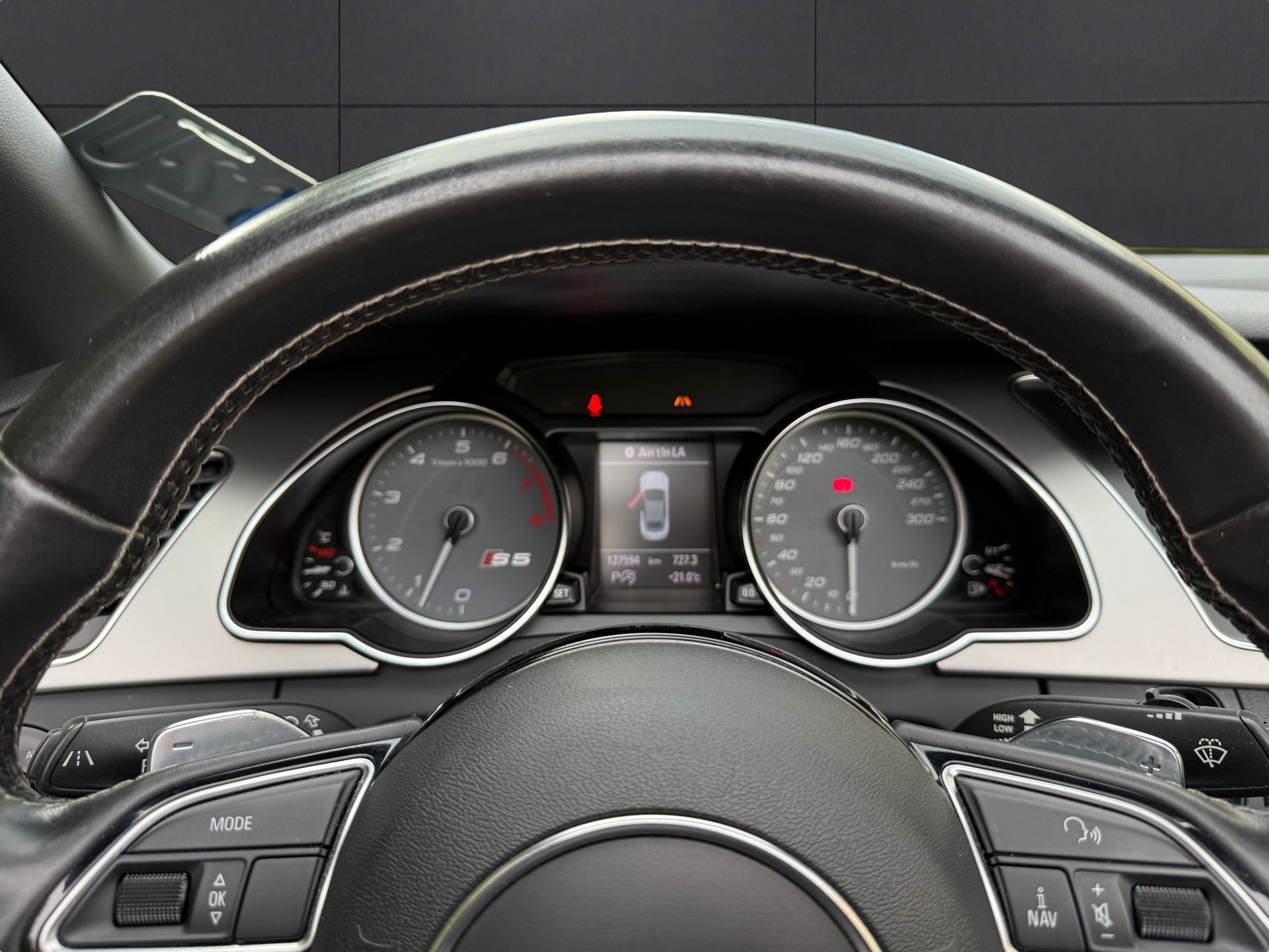 AUDI S5 Cabrio 3.0 TFSI quattro S-tronic-image-17