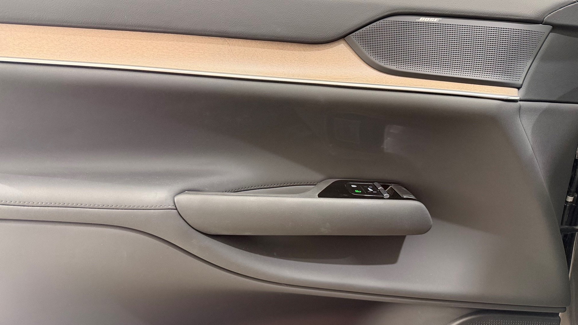 VOLVO EX 90 Twin Ultra AWD-image-13