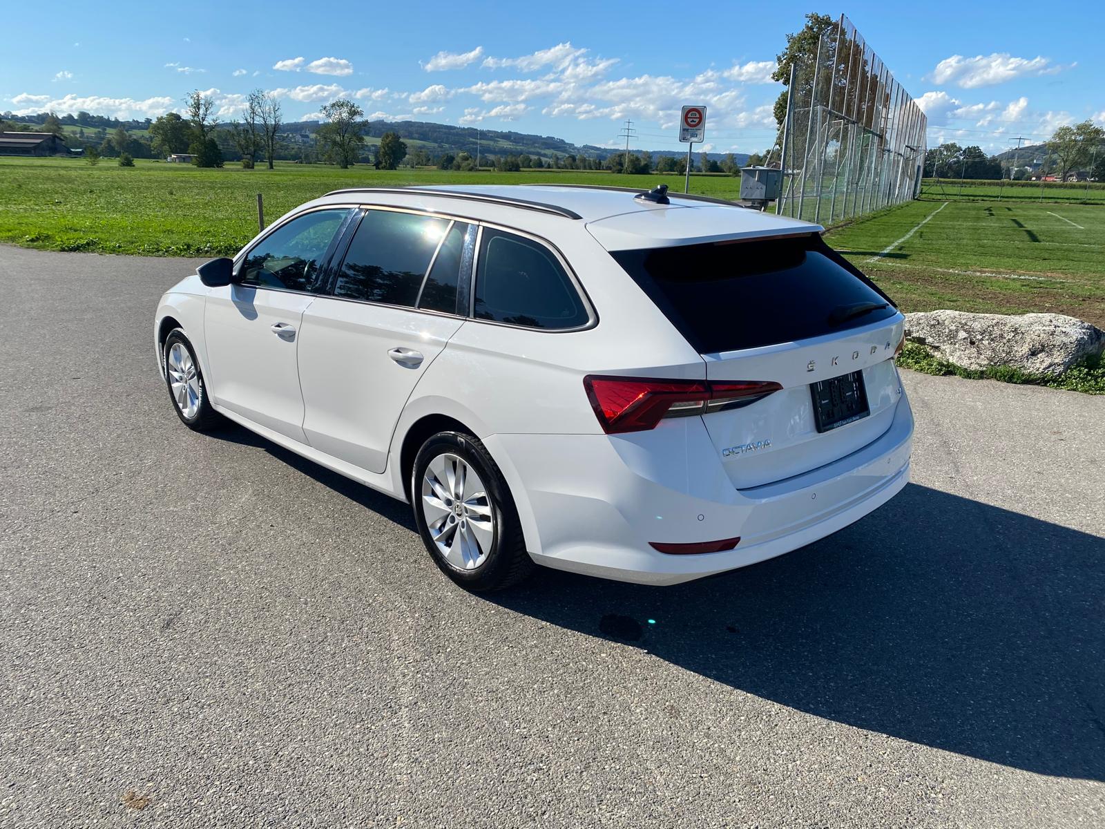 SKODA Octavia Combi 2.0 TDI DSG Ambition 4x4-image-4