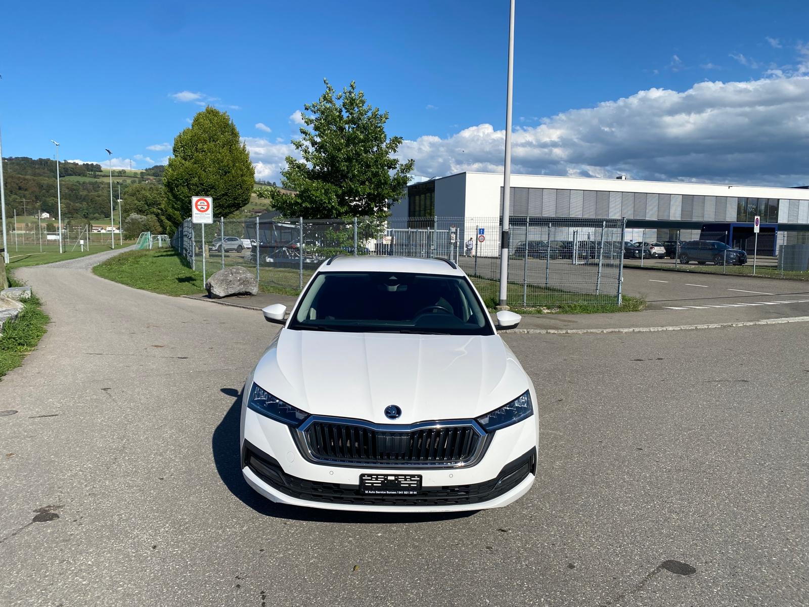 SKODA Octavia Combi 2.0 TDI DSG Ambition 4x4-image-7
