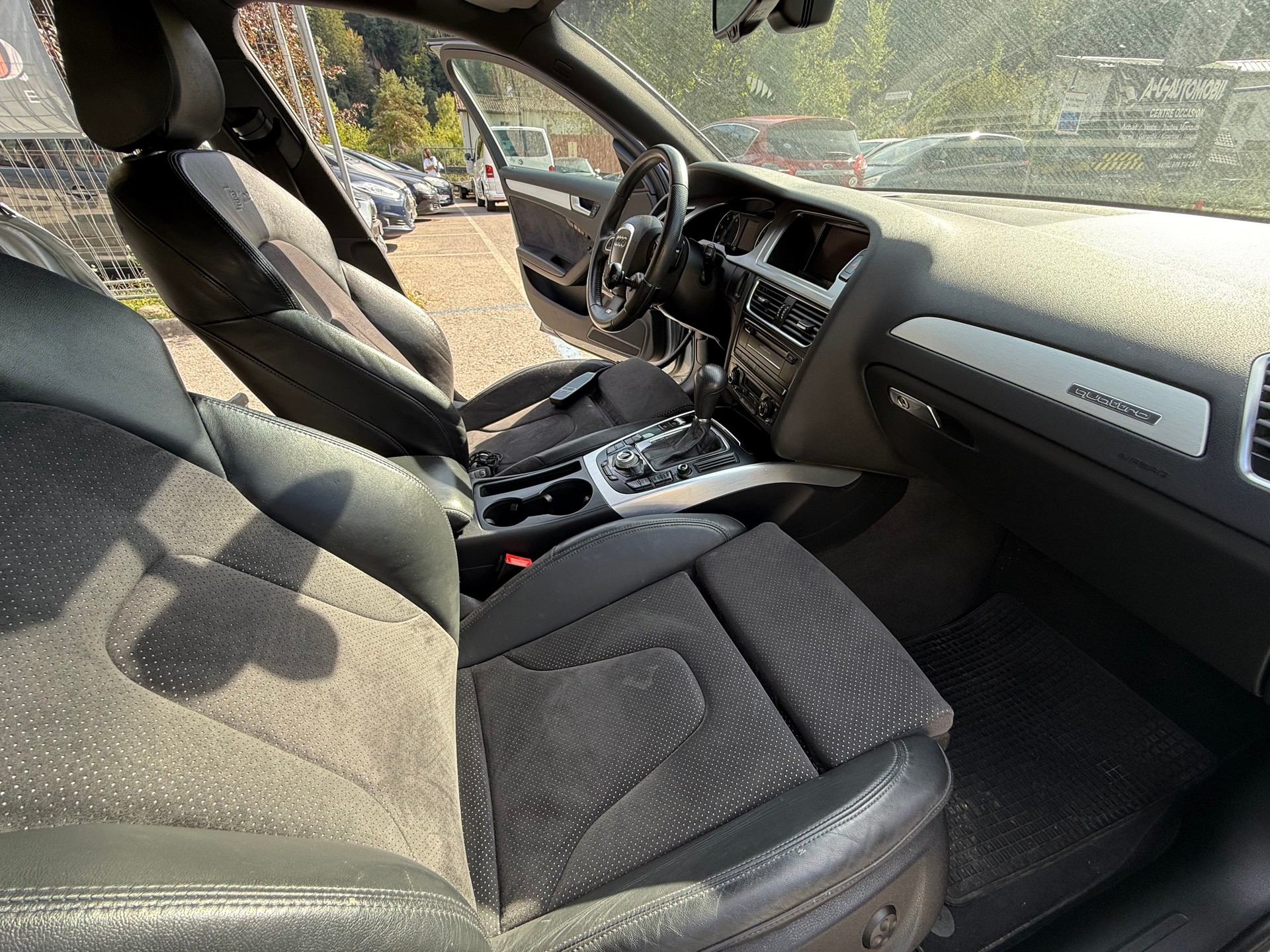 AUDI A4 Avant 2.0 TFSI quattro S-tronic-image-14