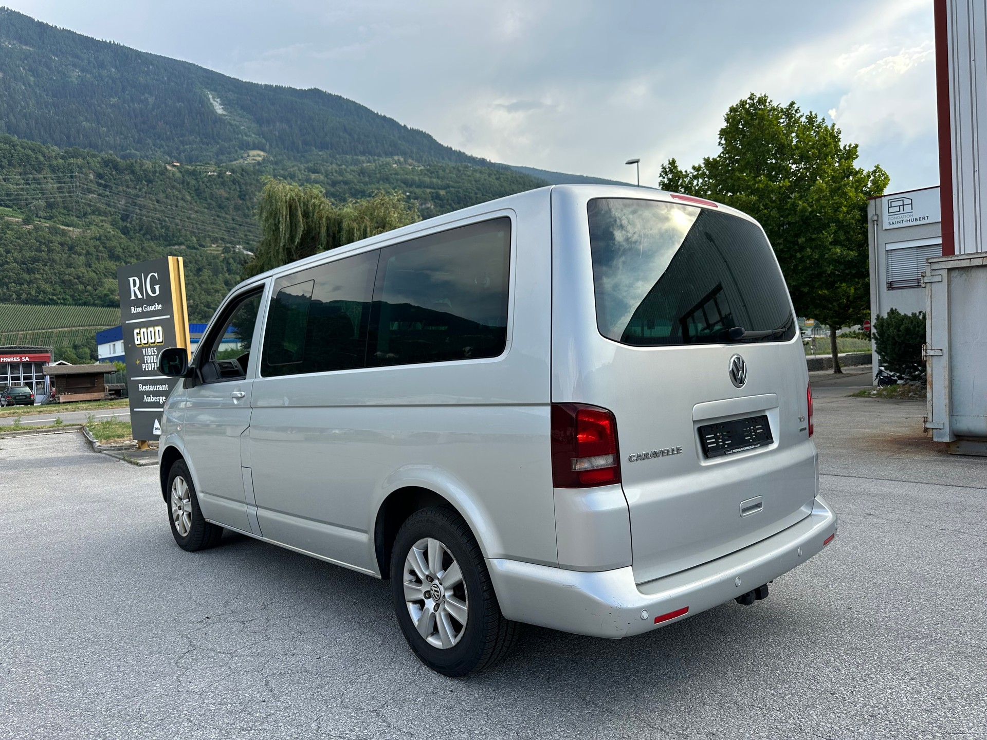 VW T5 Caravelle Comfortline 2.0 TDI CR 4Motion-image-3