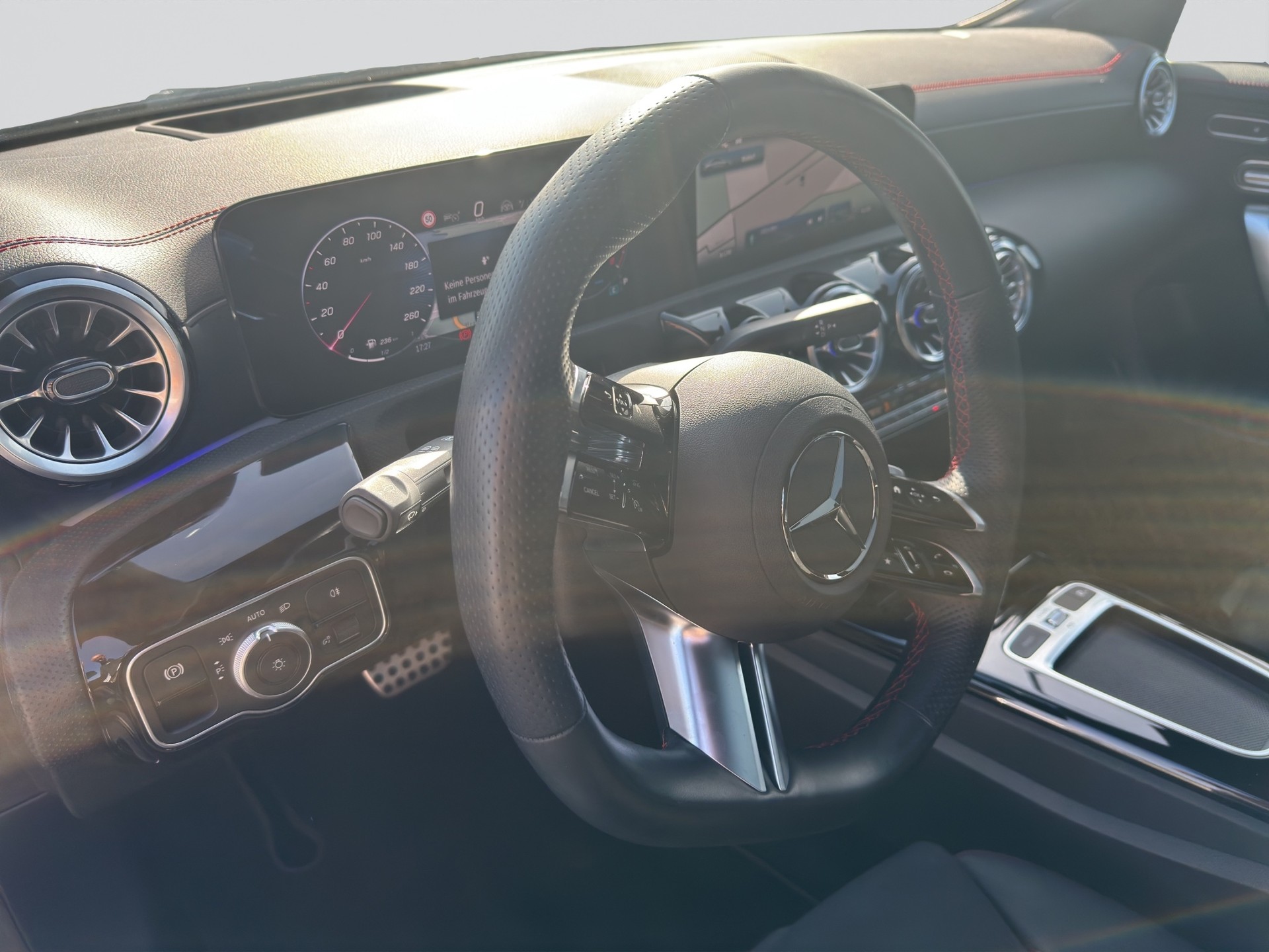 MERCEDES-BENZ CLA 220 4M AMG Line-image-12