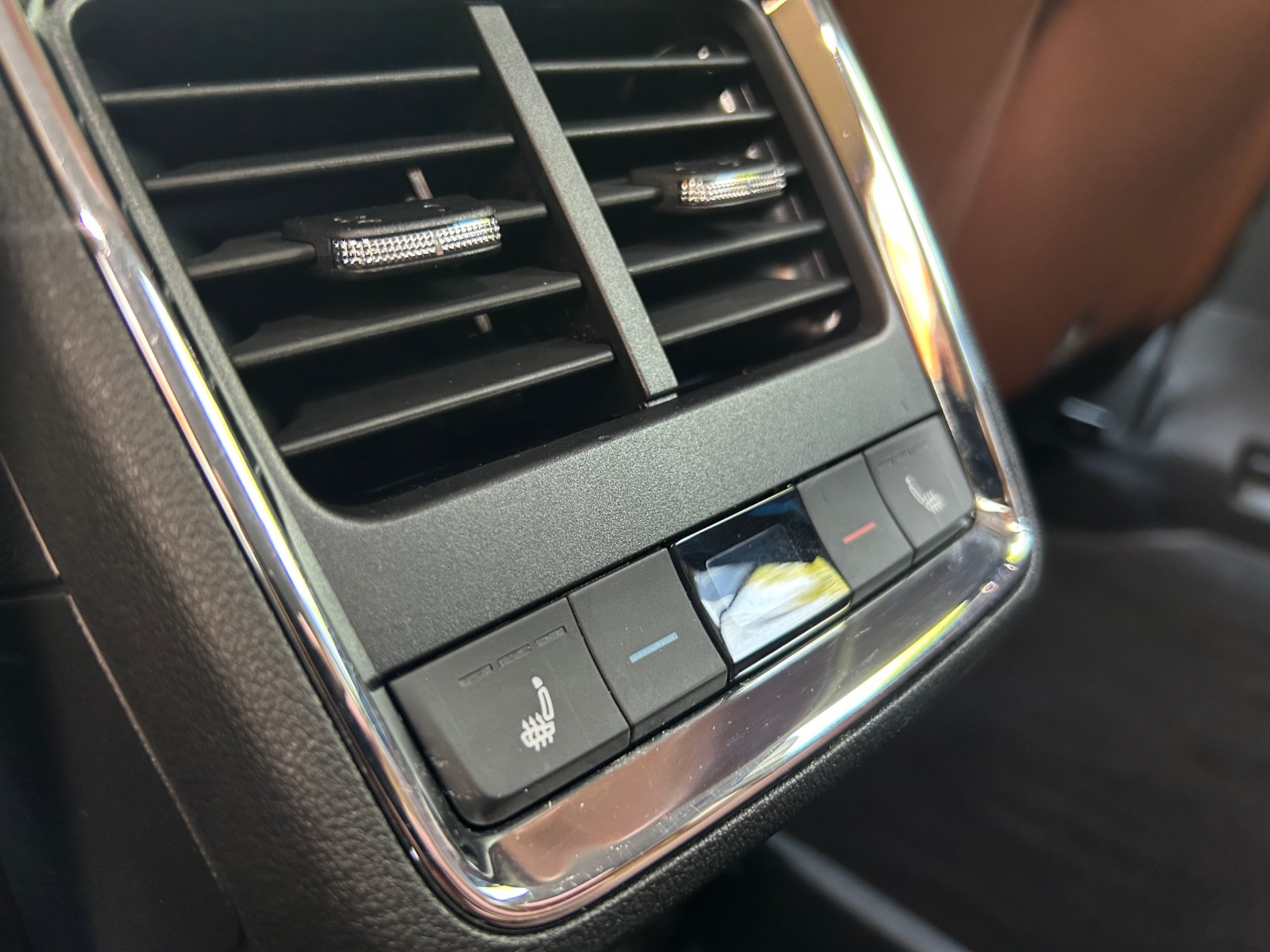SKODA Enyaq iV 80x-image-11