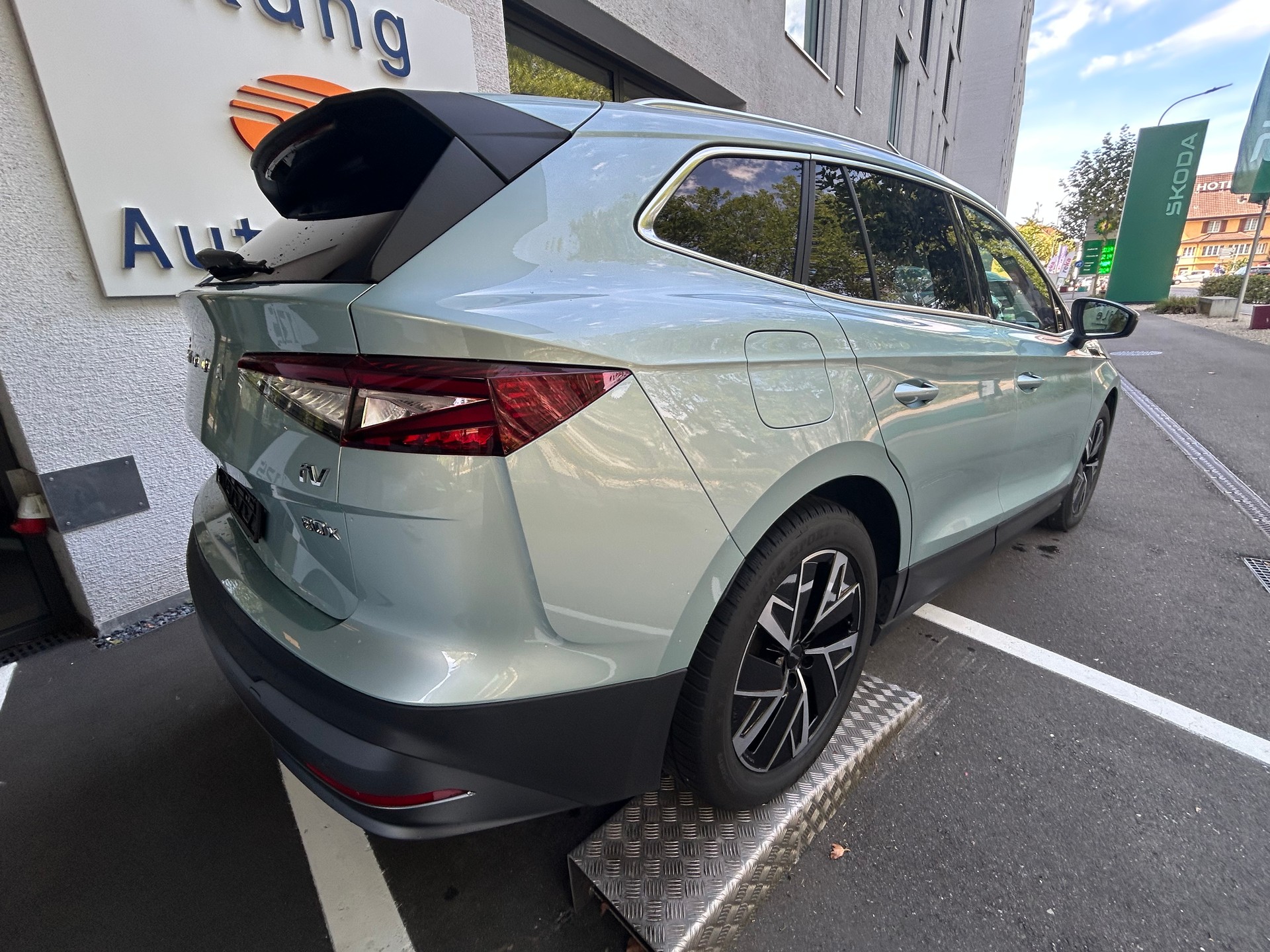 SKODA Enyaq iV 80x-image-2