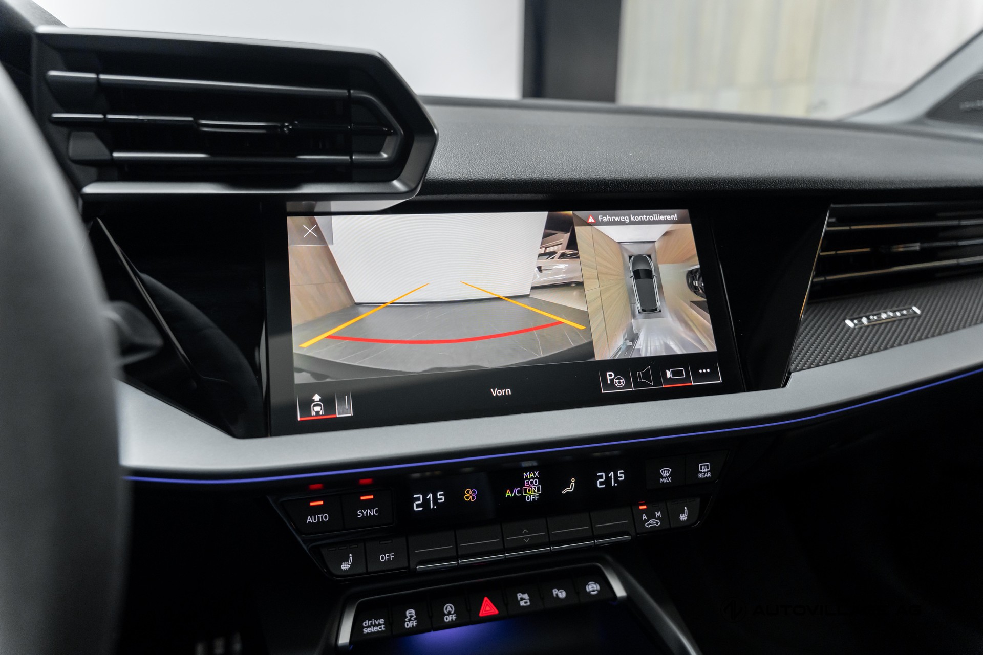 AUDI RS3 Sportback 2.5 TSI quattro S-tronic | All Black | Werksgarantie bis 2031-image-11