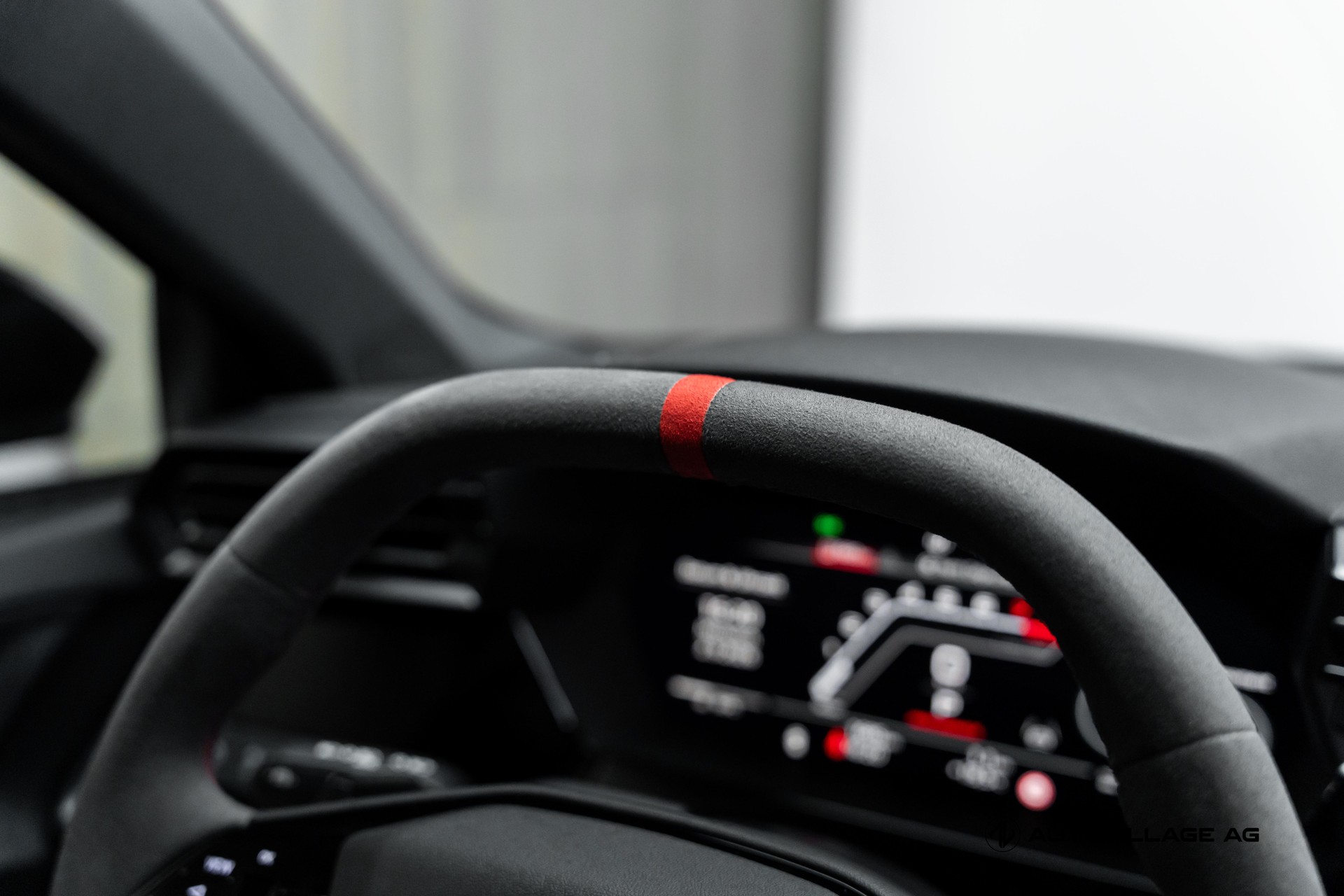 AUDI RS3 Sportback 2.5 TSI quattro S-tronic | All Black | Werksgarantie bis 2031-image-20