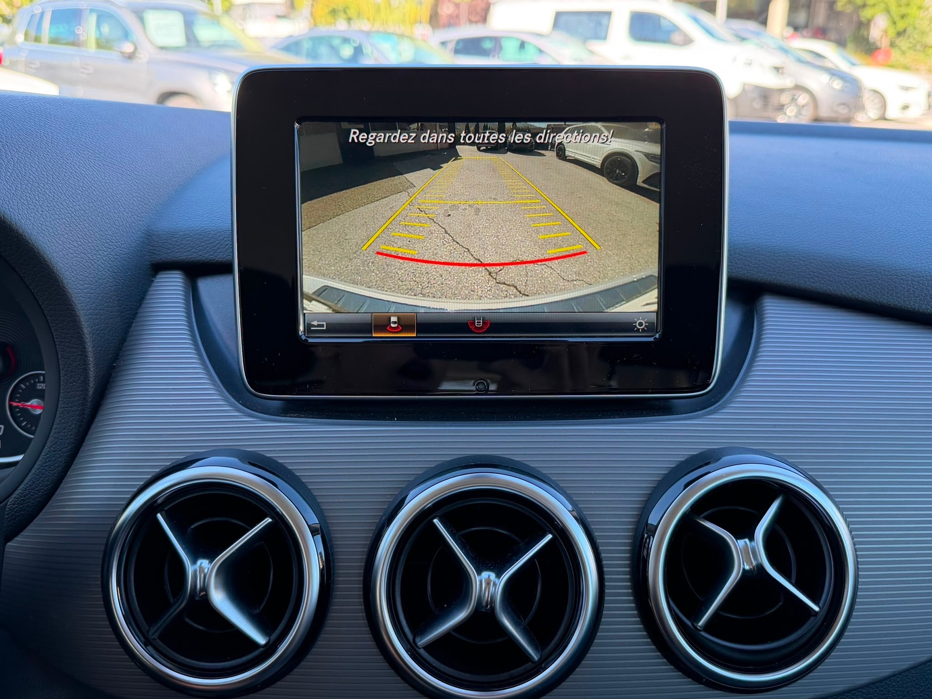 MERCEDES-BENZ B 220 Urban 4Matic 7G-DCT-image-18