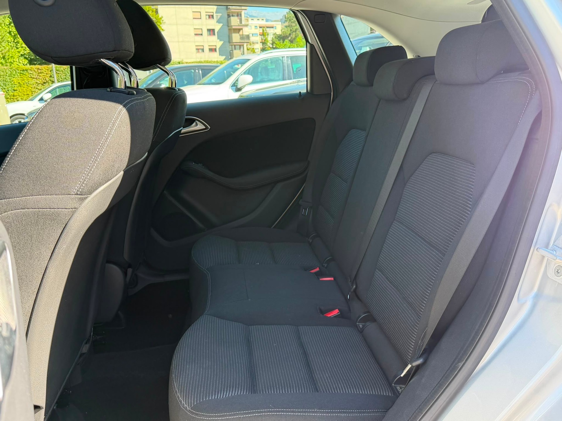 MERCEDES-BENZ B 220 Urban 4Matic 7G-DCT-image-13