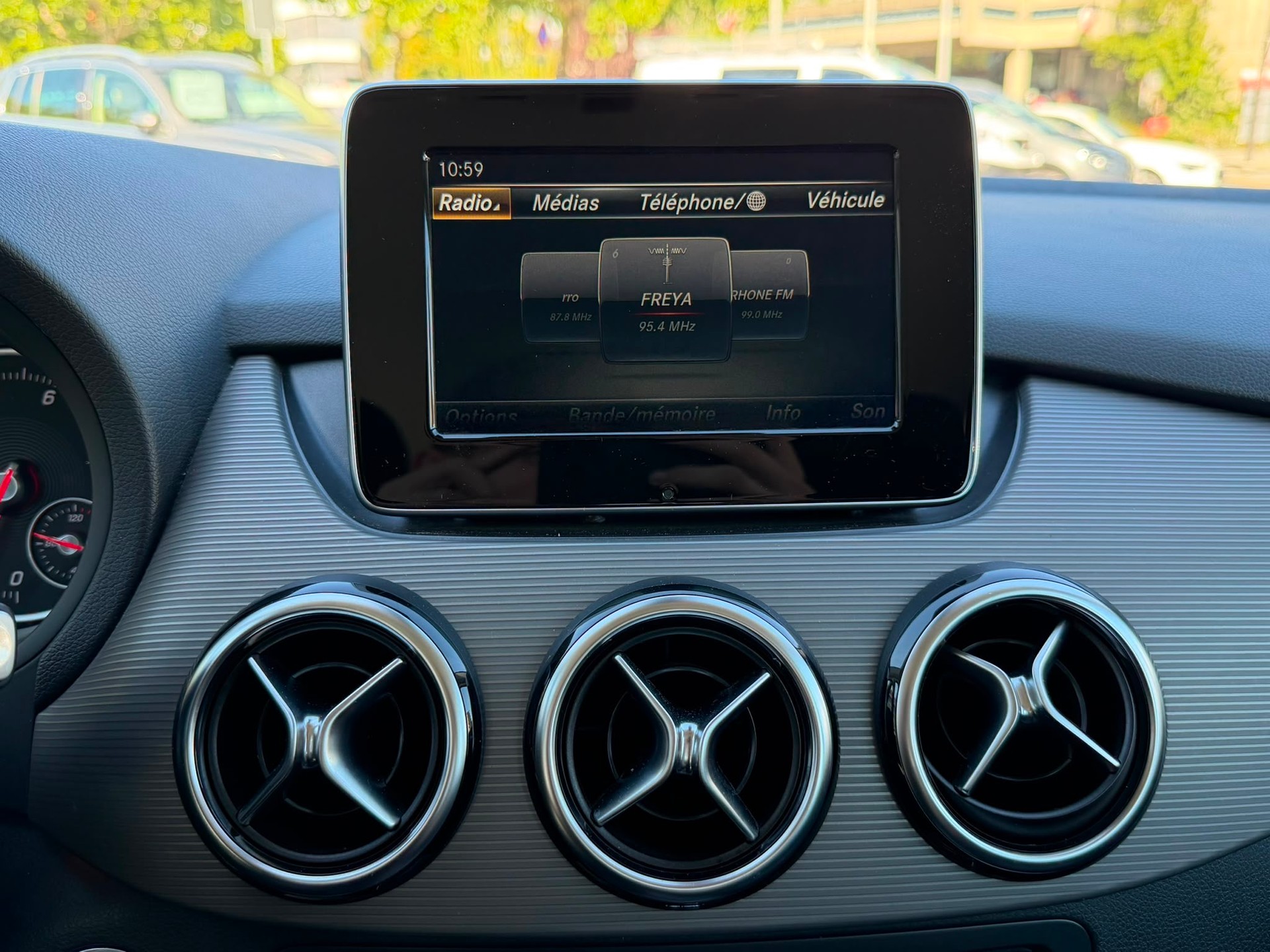 MERCEDES-BENZ B 220 Urban 4Matic 7G-DCT-image-19