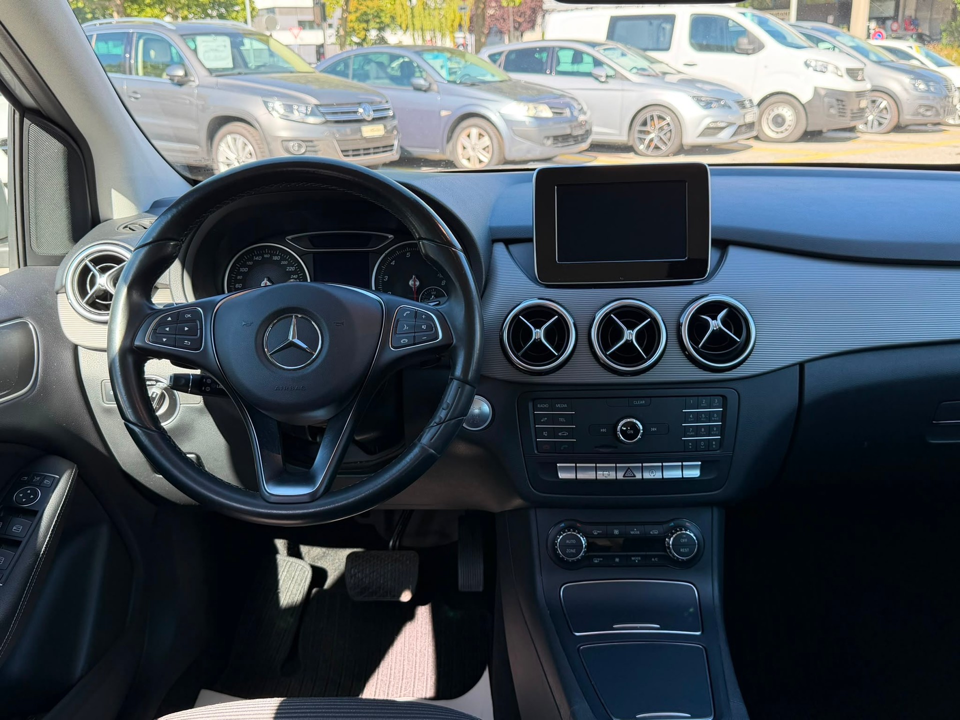 MERCEDES-BENZ B 220 Urban 4Matic 7G-DCT-image-14
