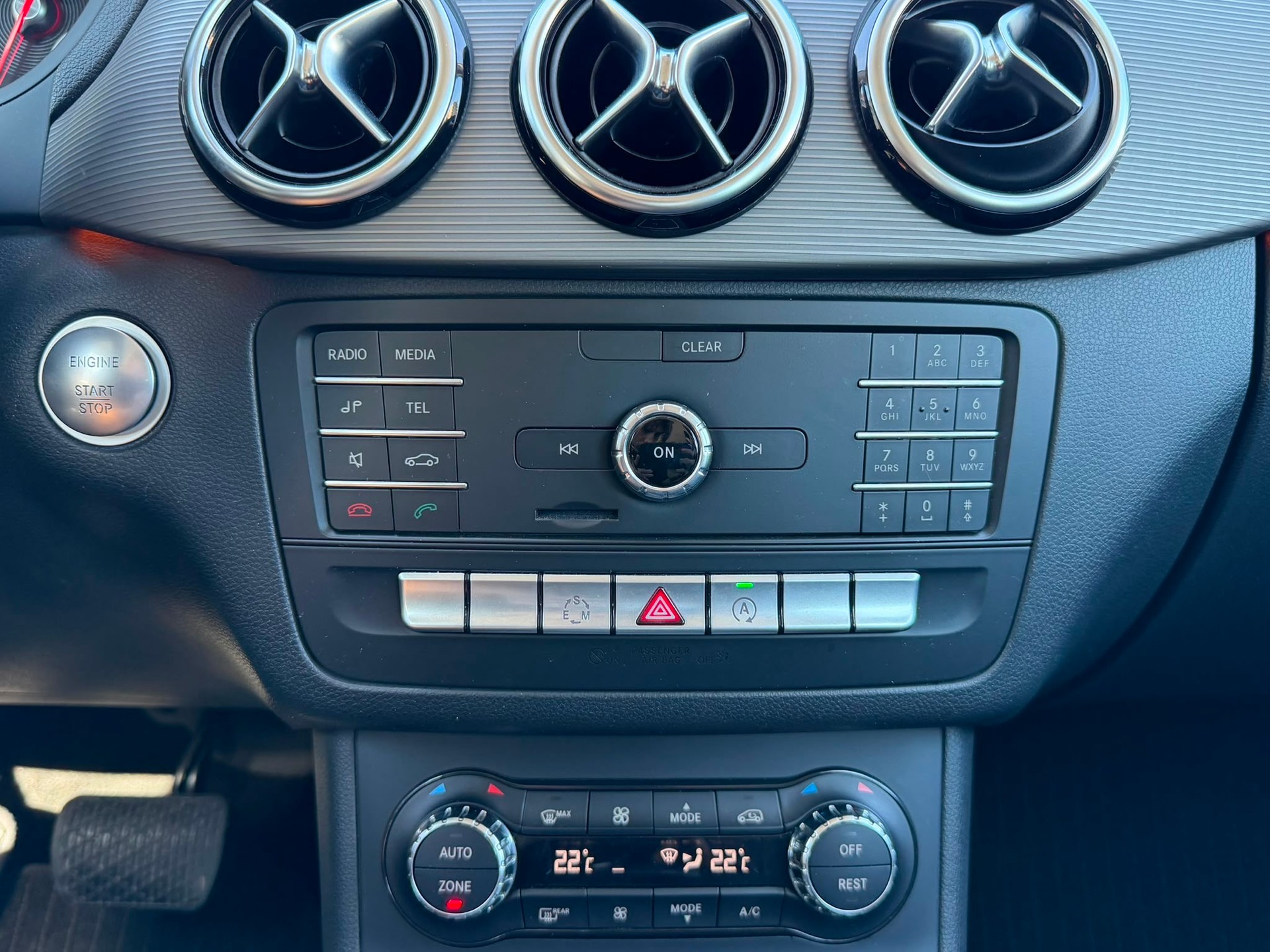 MERCEDES-BENZ B 220 Urban 4Matic 7G-DCT-image-17