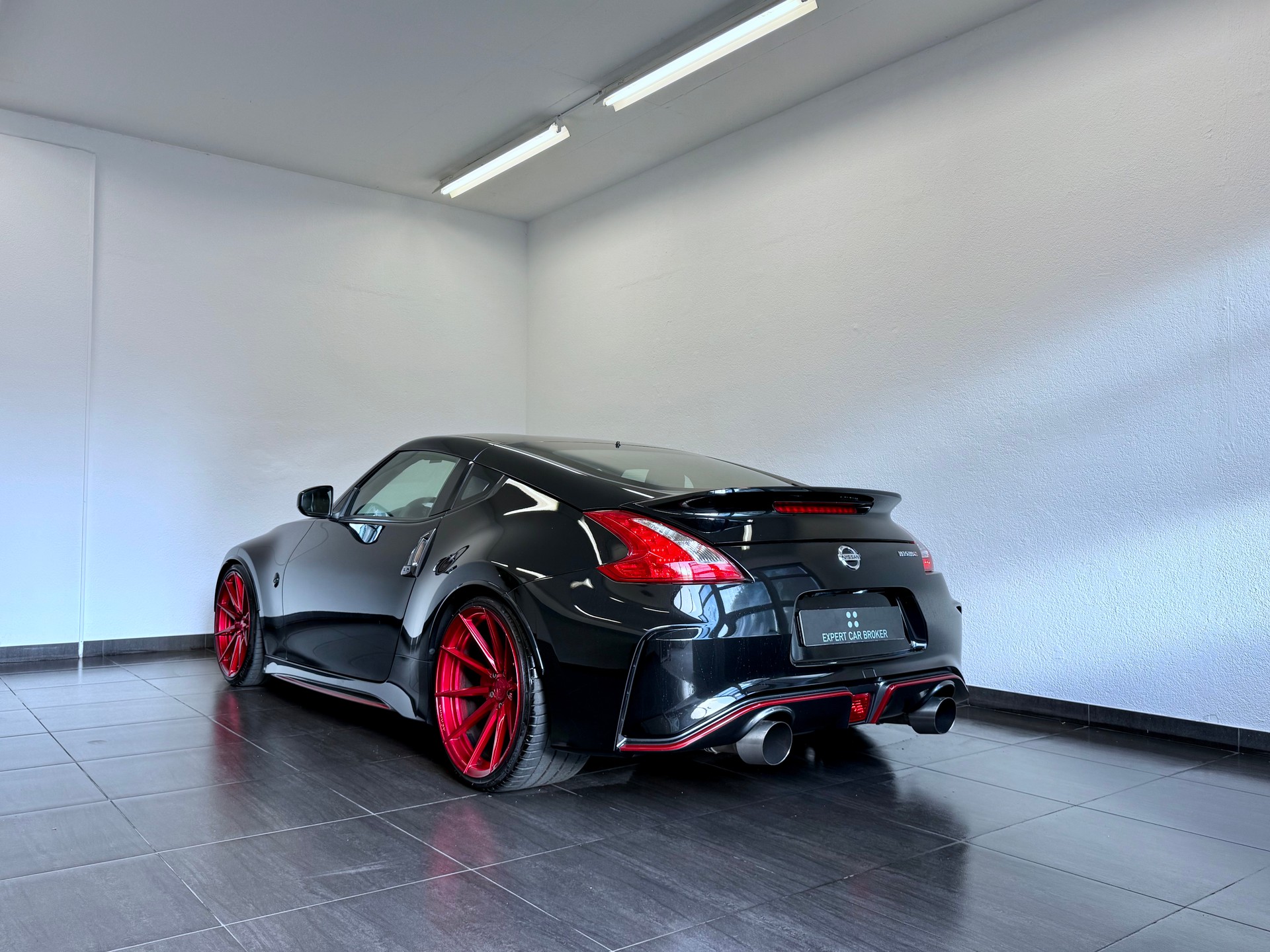 NISSAN 370 Z nismo V2-image-10